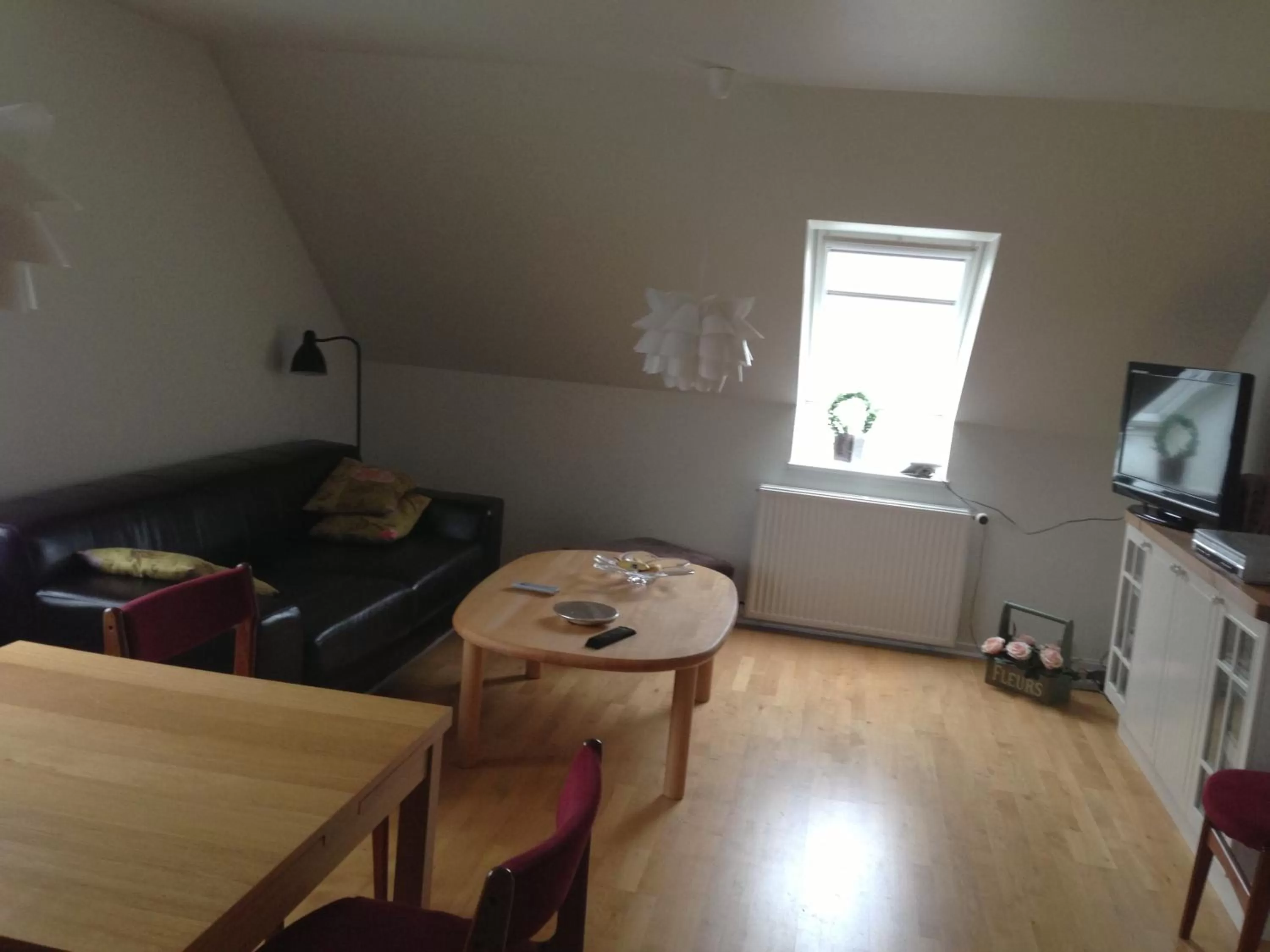 Kitchen or kitchenette, Seating Area in Kirke Saaby Forsamlingshus