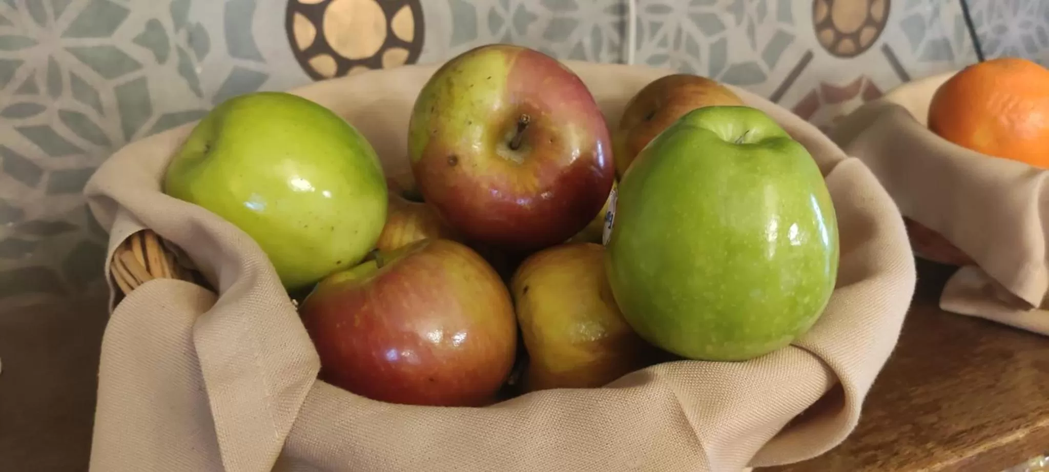 Food and drinks in Jardin de la Abadia, Arroyo de la Encomienda