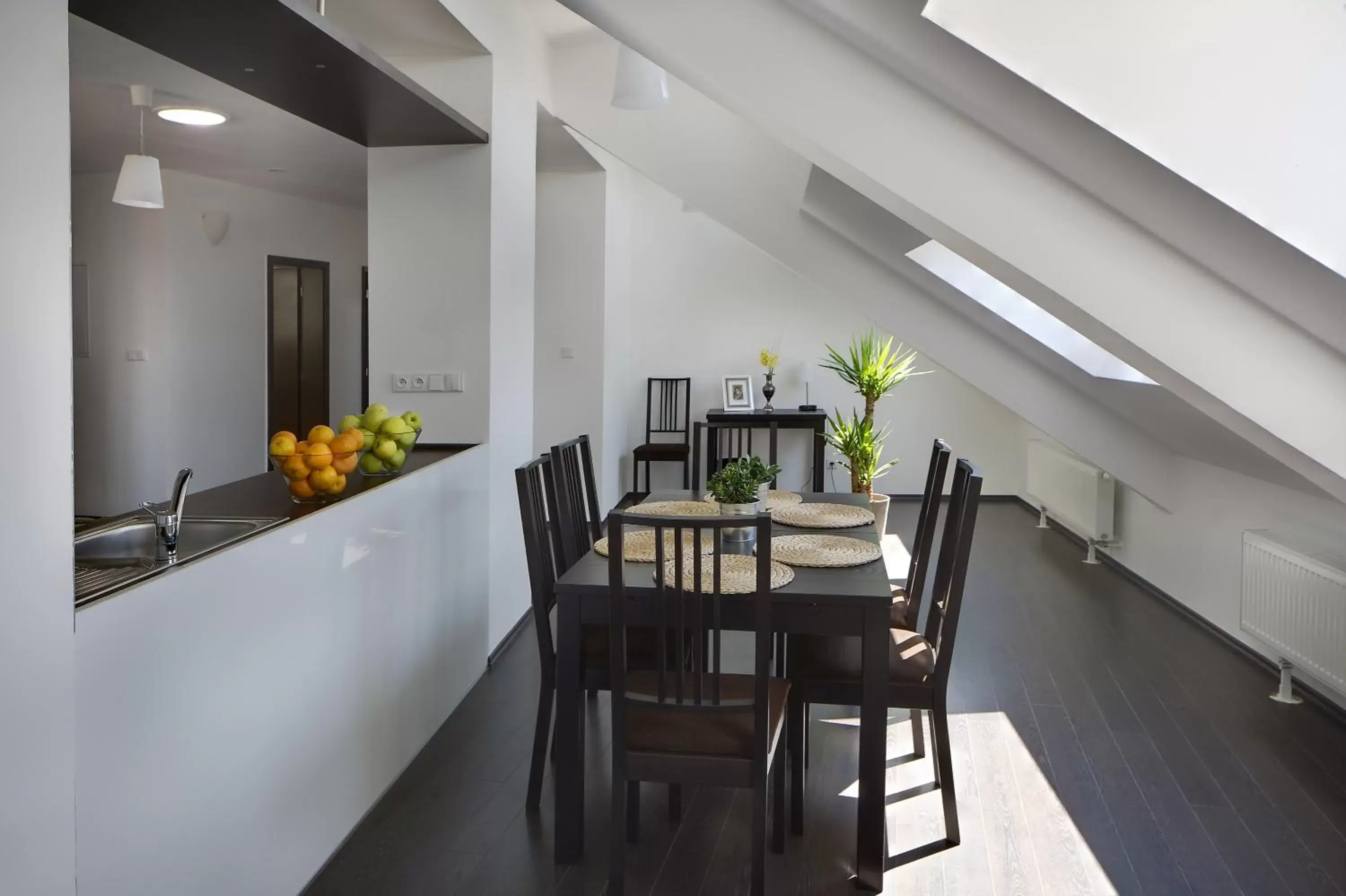 Kitchen or kitchenette, Dining Area in 1.Republic Hotel