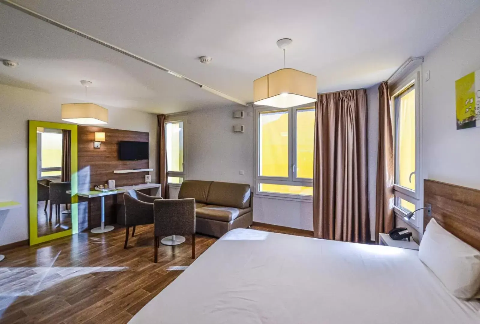 Photo of the whole room in The Originals Résidence, Grenoble Université Photo of the whole room in The Originals Résidence, Grenoble Université