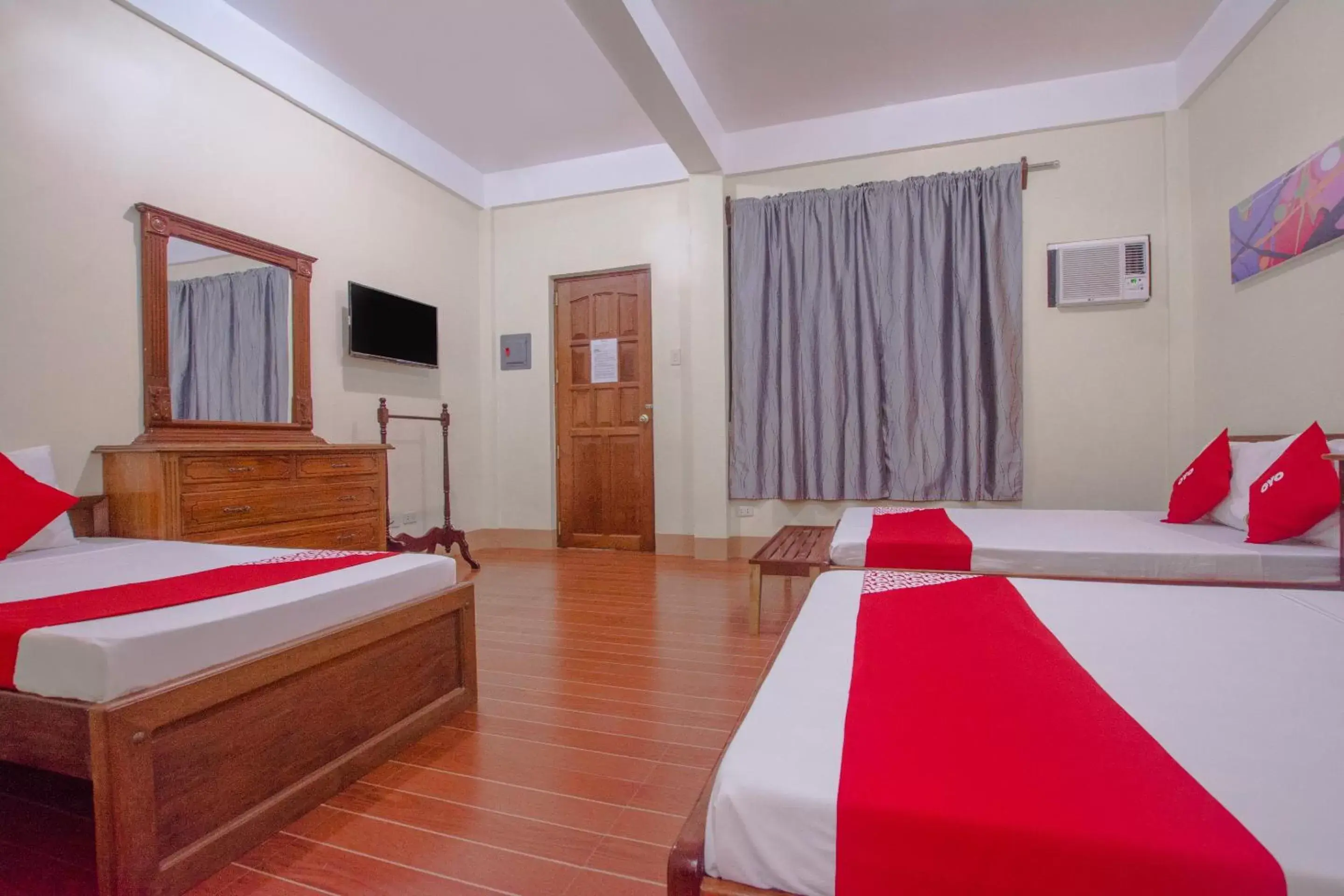 Photo of the whole room, Bed in OYO 658 Roccksar Pension