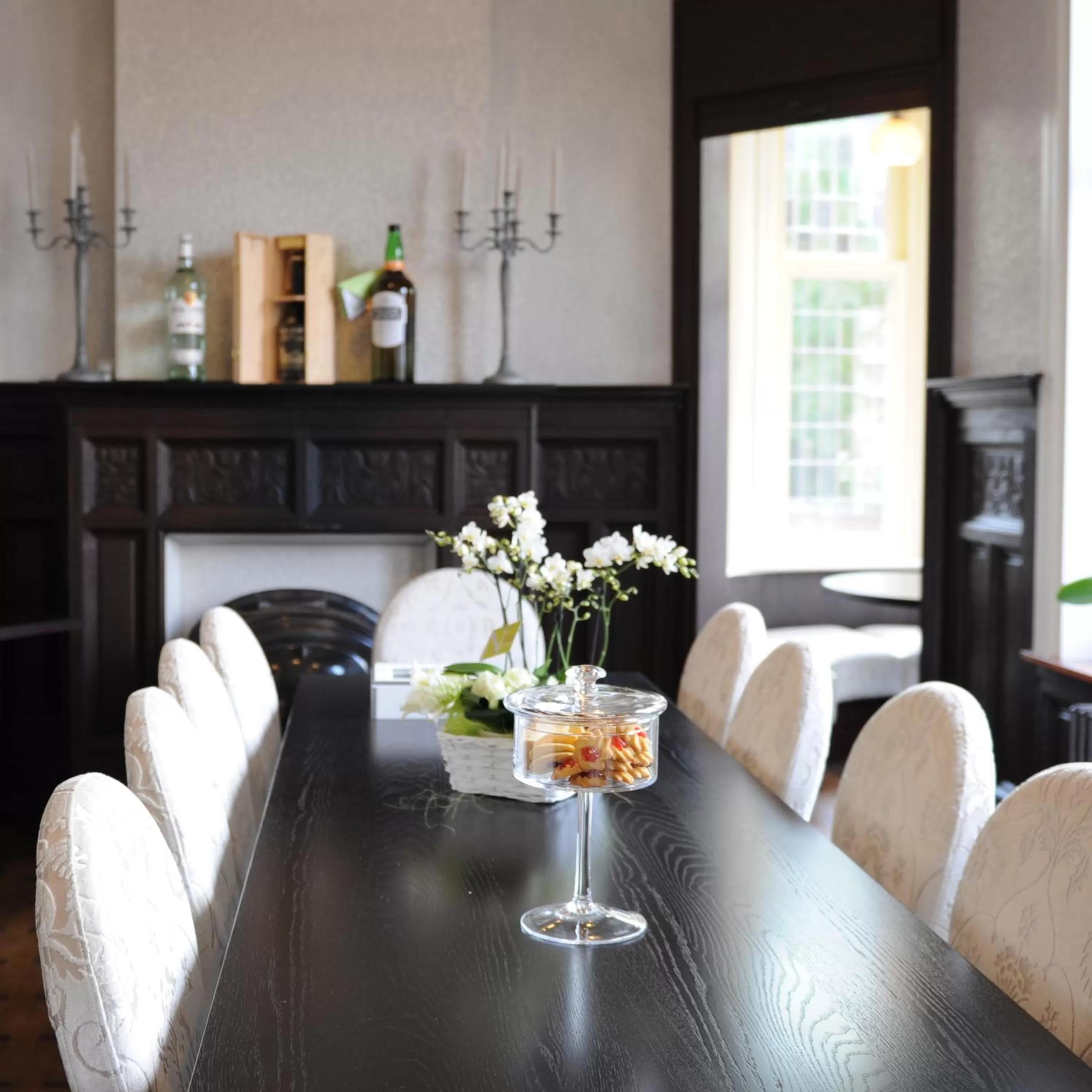 Restaurant/places to eat in Charmehotel Villa Saporis