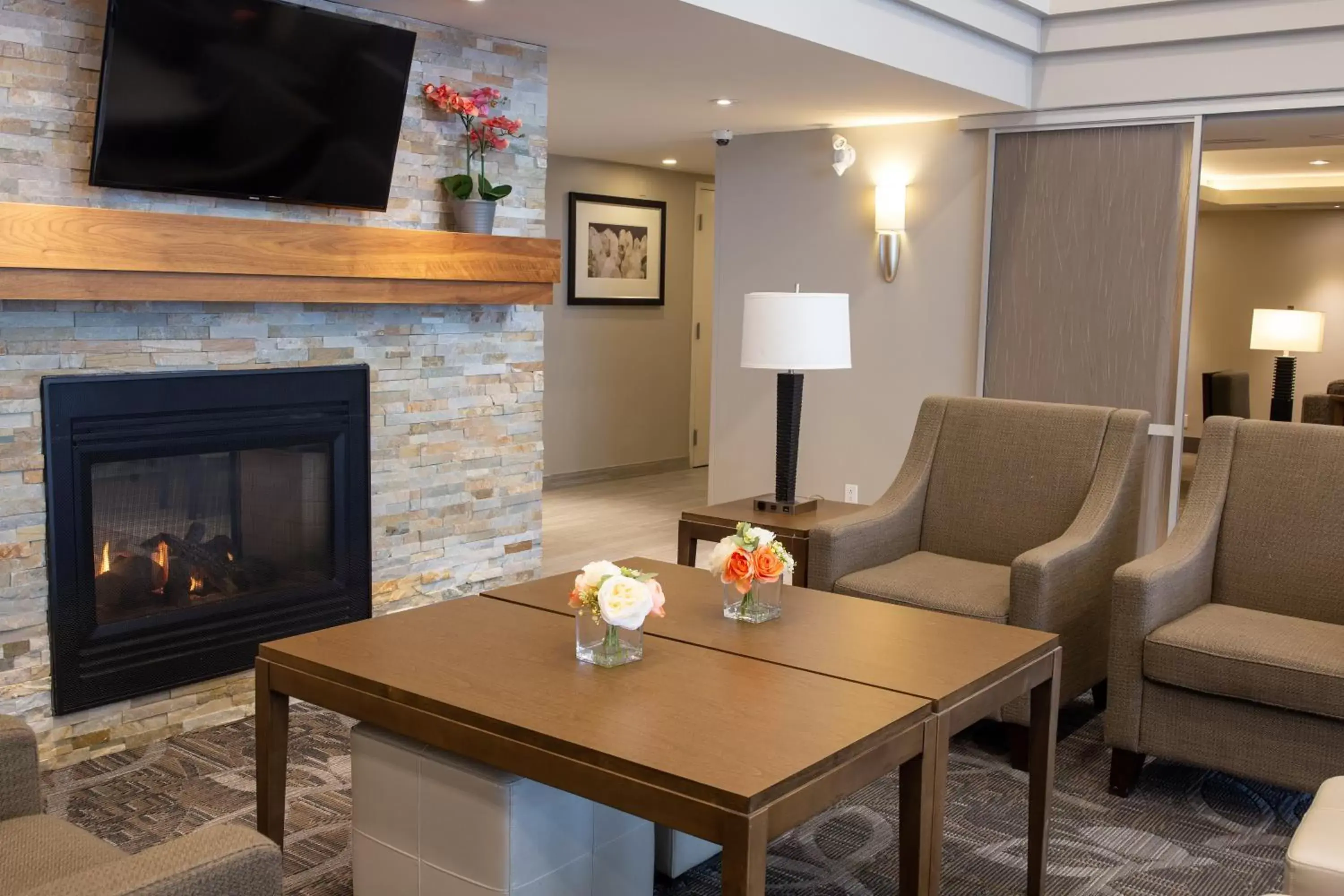 Lobby or reception, Seating Area in Staybridge Suites Toronto - Vaughan South, an IHG Hotel