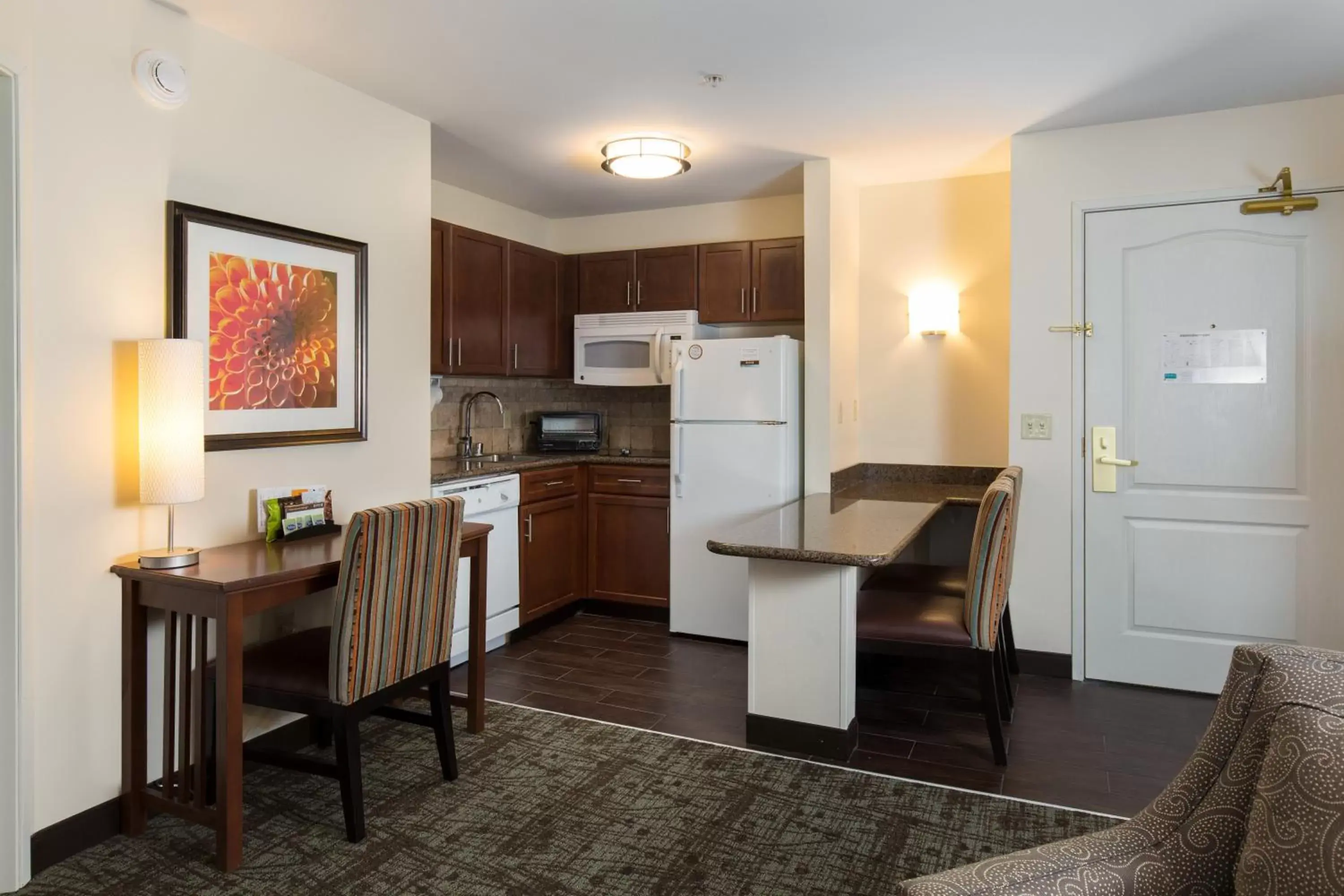 Photo of the whole room, Kitchen/Kitchenette in Staybridge Suites Toledo/Maumee, an IHG Hotel
