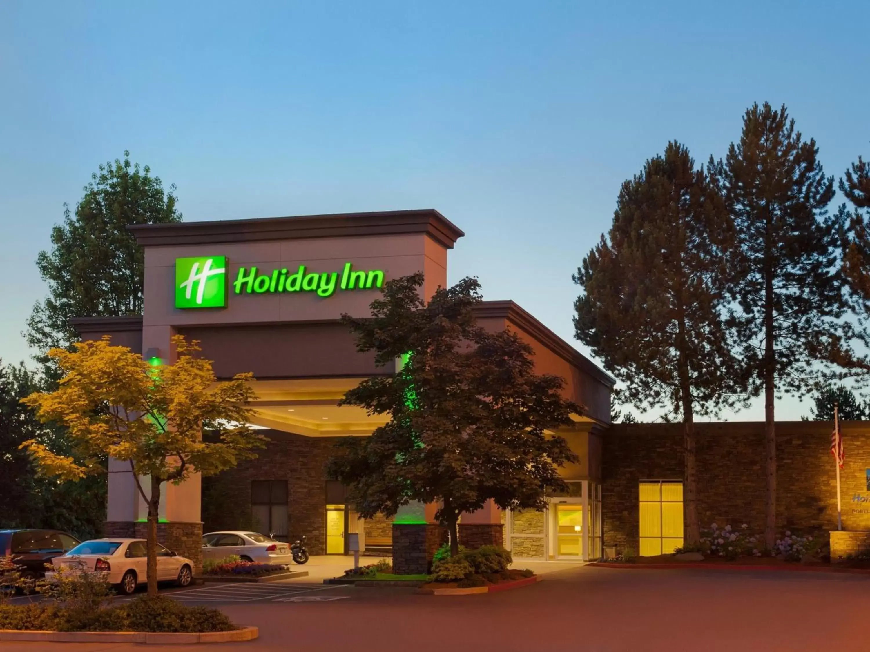 Property building in Holiday Inn Portland-Airport I-205, an IHG Hotel