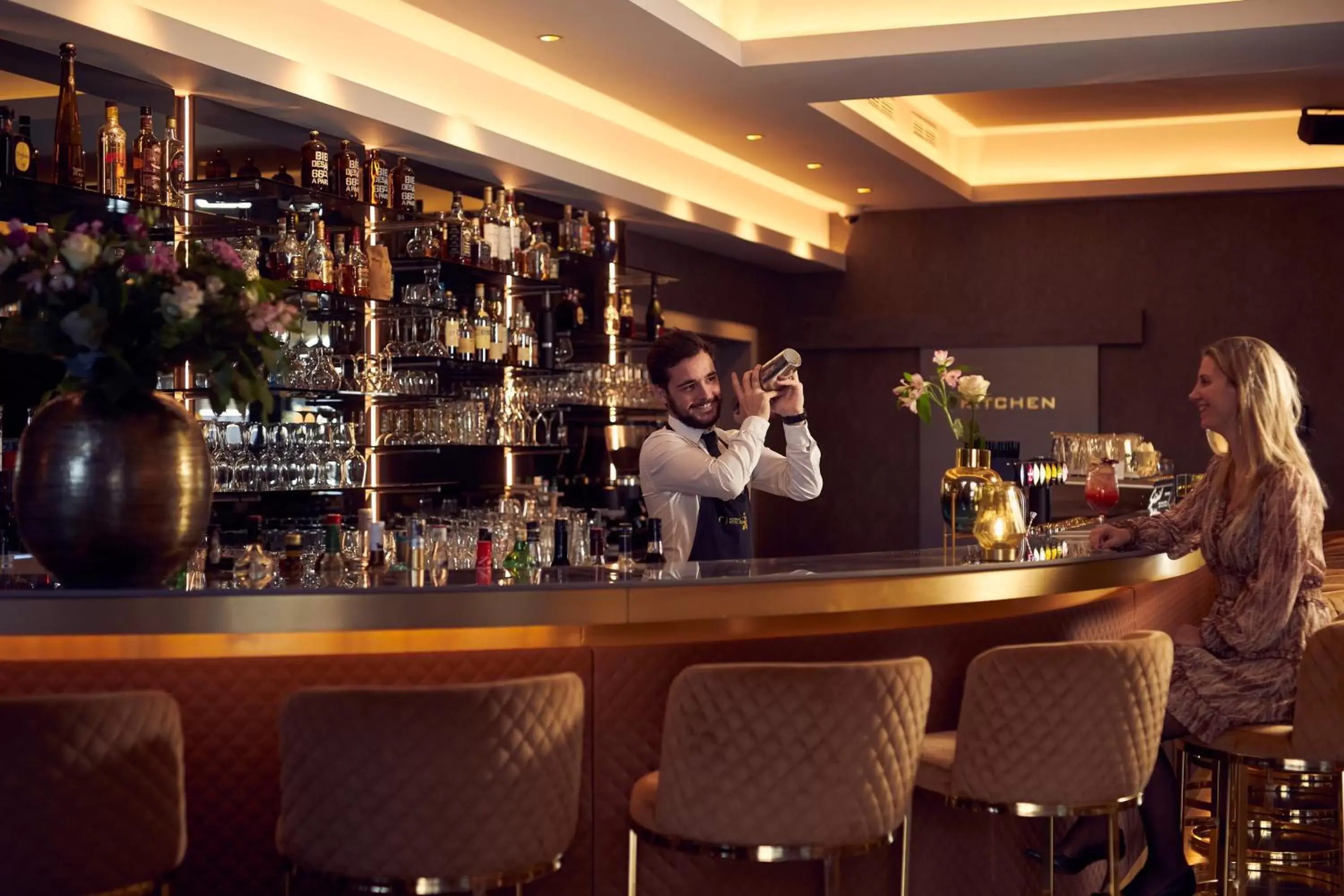 Lounge/Bar in Van Der Valk Sélys Liège Hotel & Spa