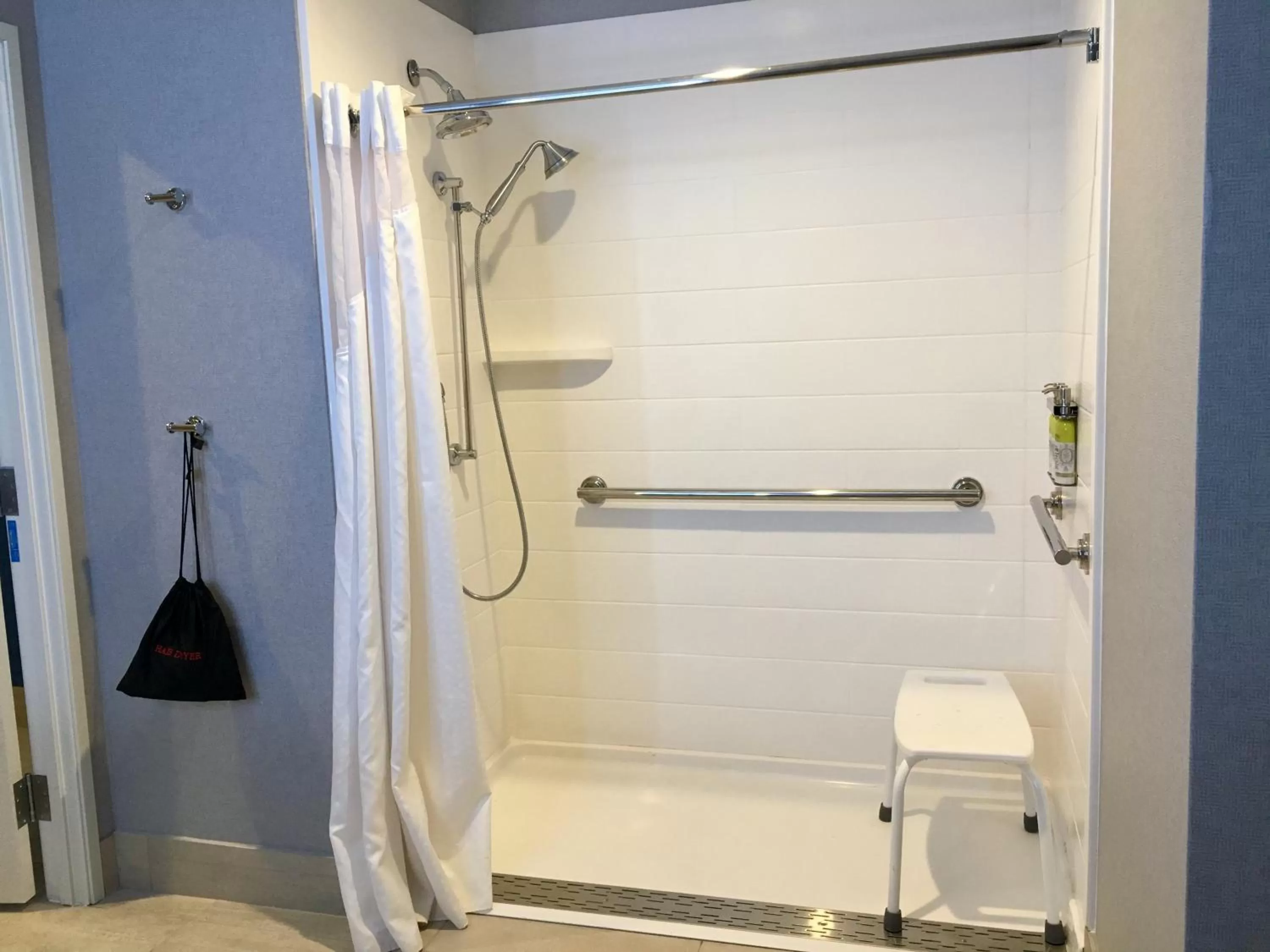 Photo of the whole room in Holiday Inn Express - Grand Island by IHG