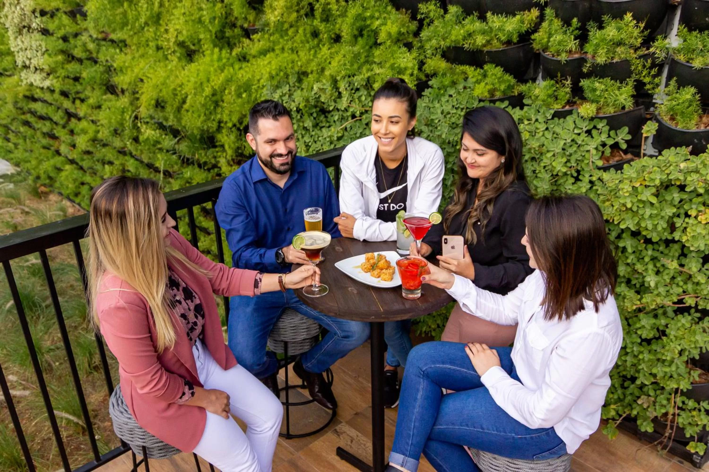 People in Novotel Criciuma