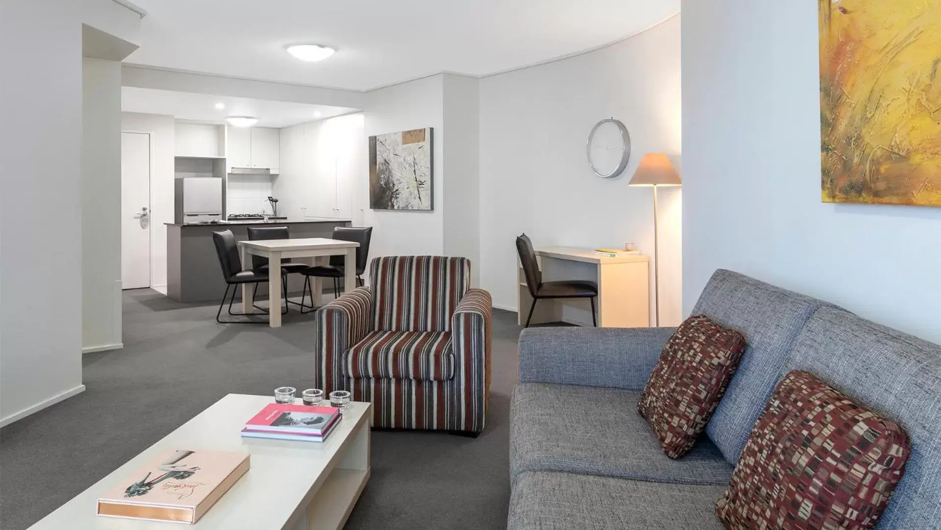 Living room, Seating Area in Oaks Brisbane on Felix Suites