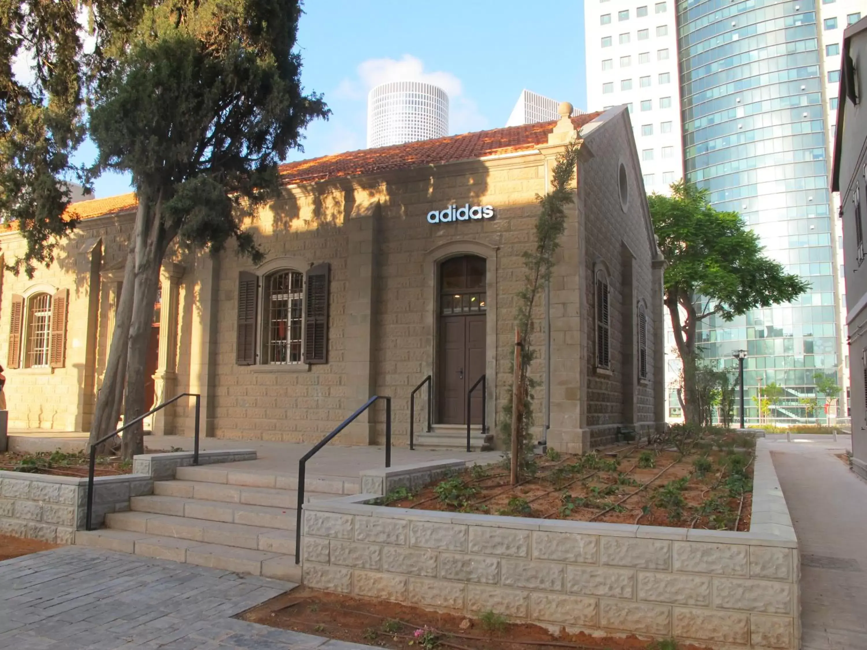 Nearby landmark, Facade/Entrance in Crowne Plaza Tel Aviv City Center, an IHG Hotel