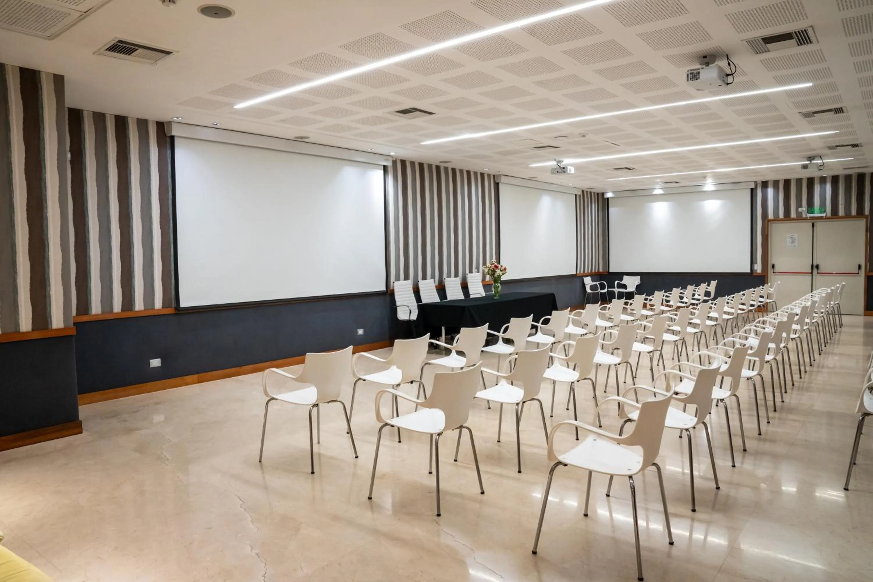 Lounge or bar in Hotel Metropolitano Supara