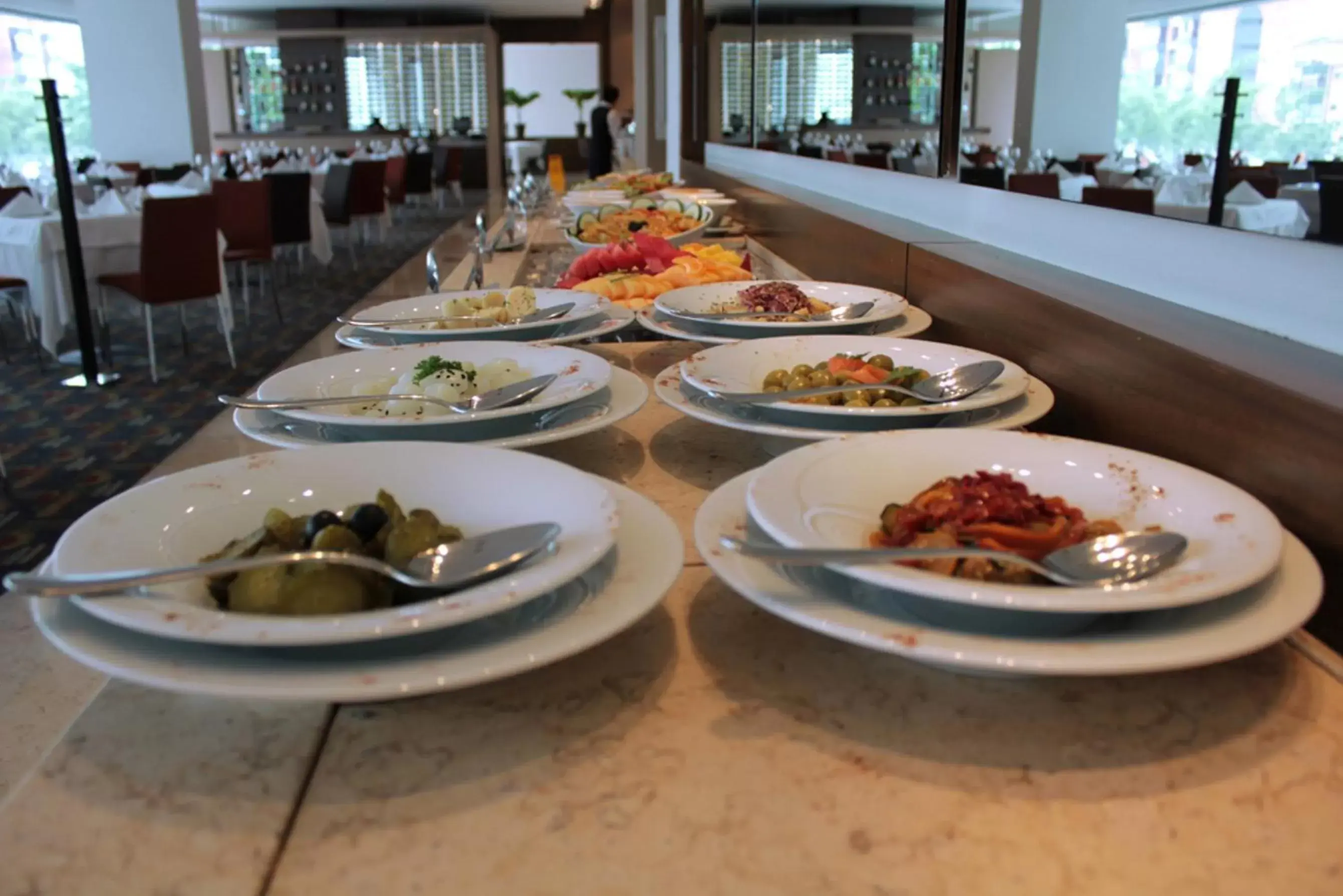 Restaurant/places to eat in Hotel Estelar Milla De Oro