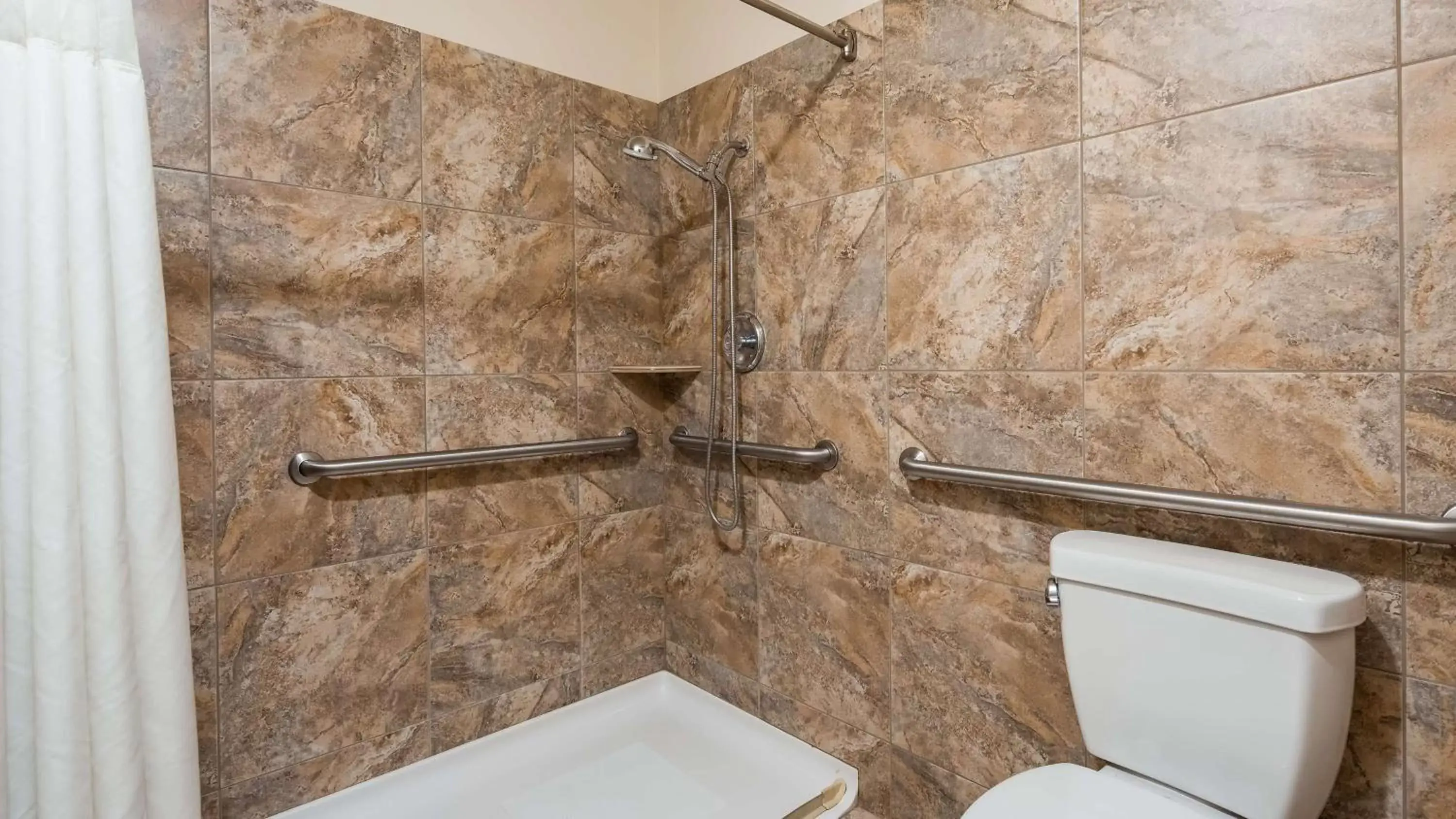 Photo of the whole room, Bathroom in Best Western Casa Grande Inn