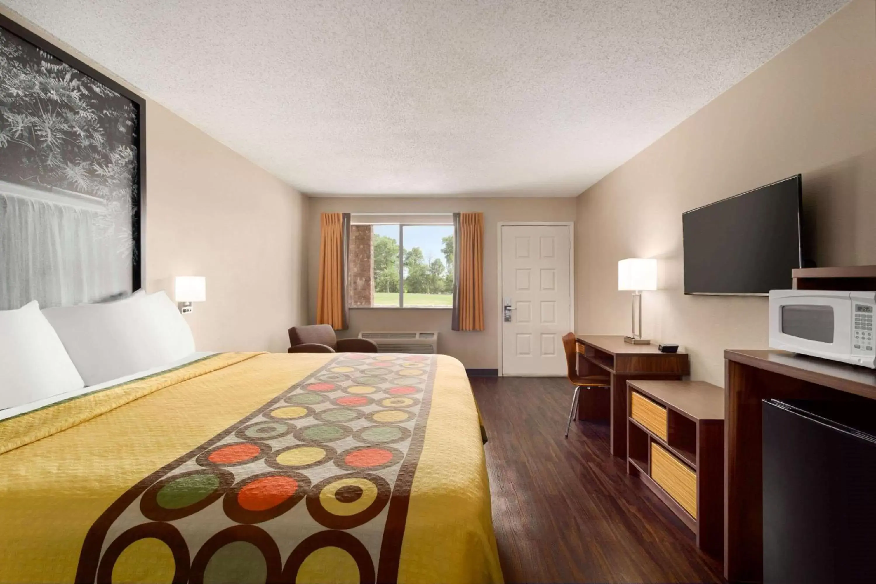 Photo of the whole room in Super 8 by Wyndham Universal City
