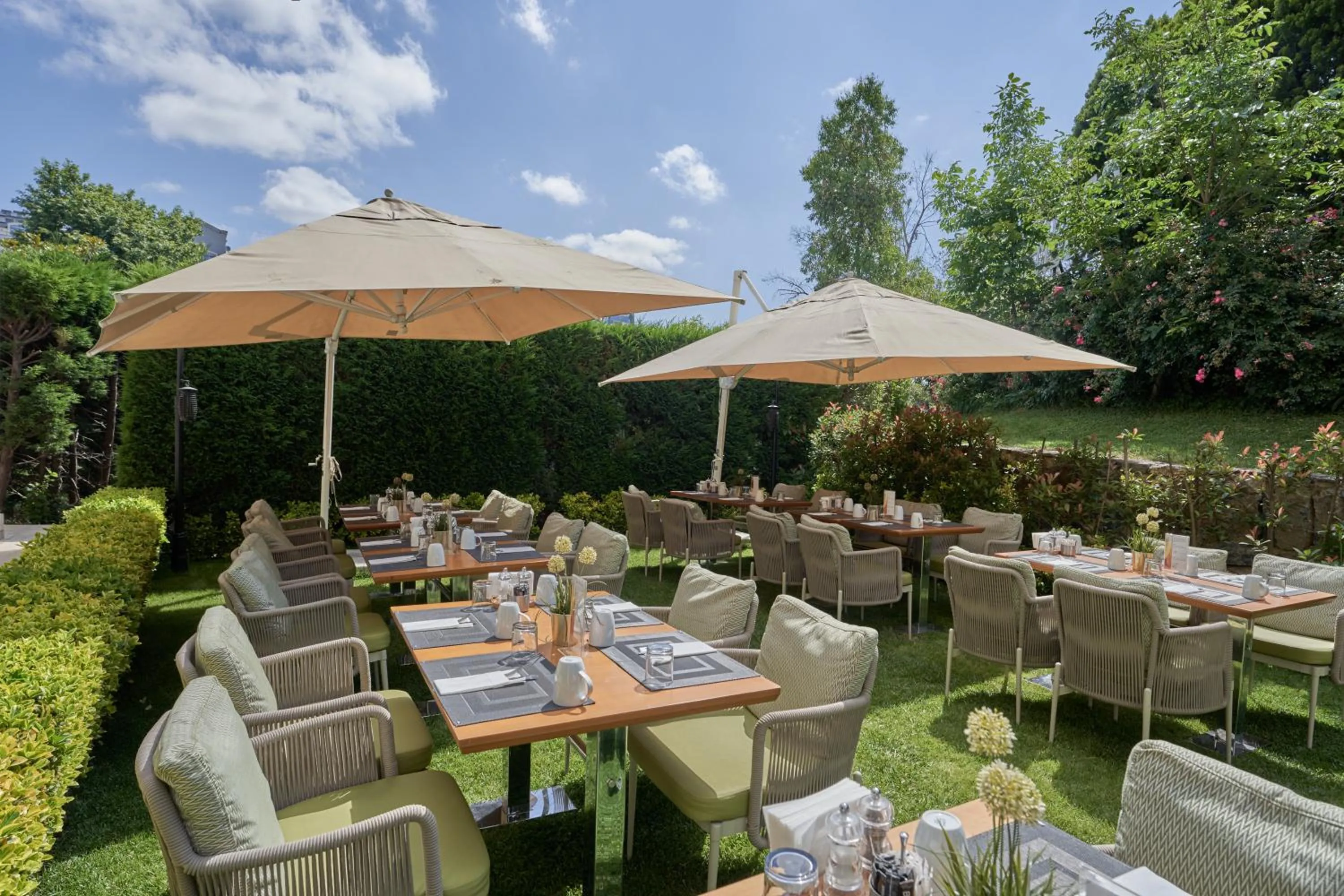 Restaurant/places to eat in DoubleTree by Hilton Hotel Istanbul - Tuzla