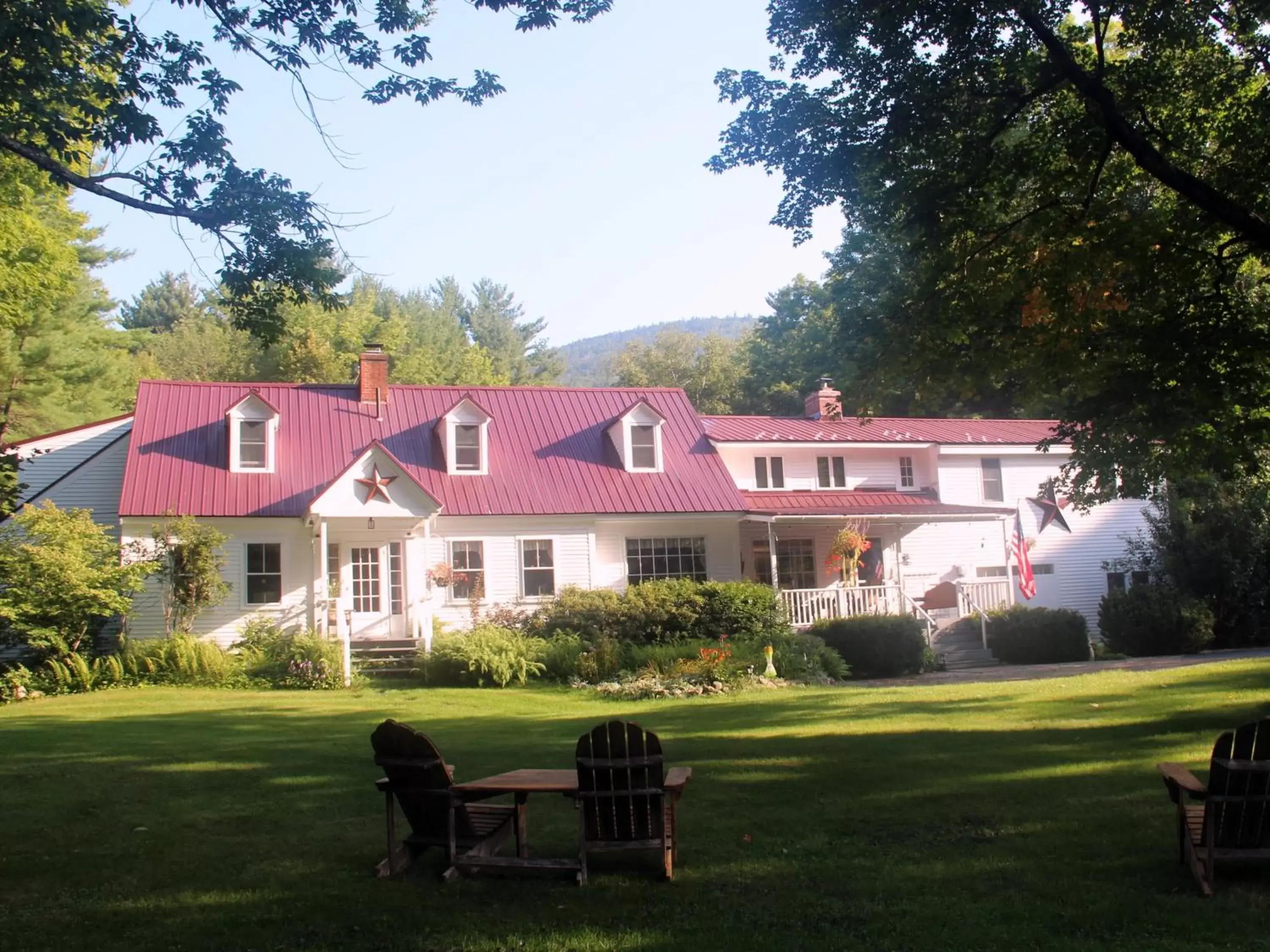 Property building in Buttonwood Inn on Mount Surprise