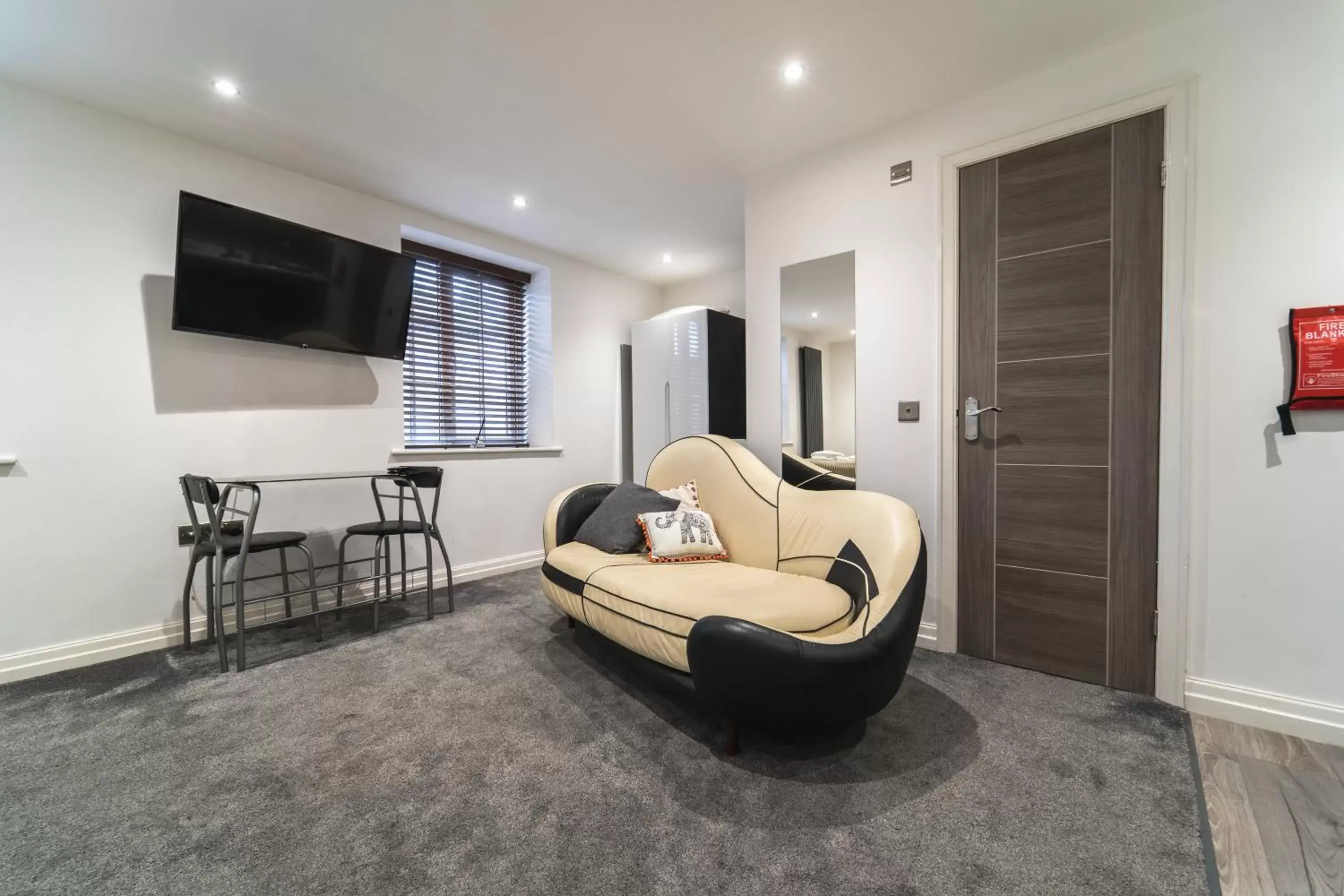 Living room, Seating Area in The Ashcroft Apartments