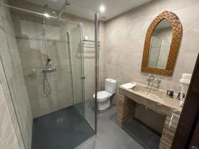 Bathroom in Hotel Mas Palou