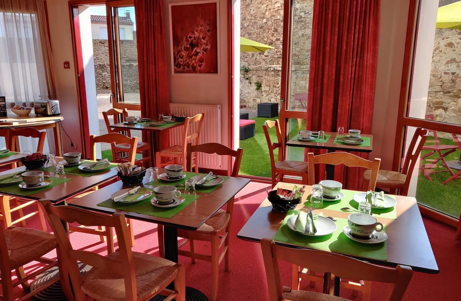 Restaurant/places to eat in Hotel La Bosselle