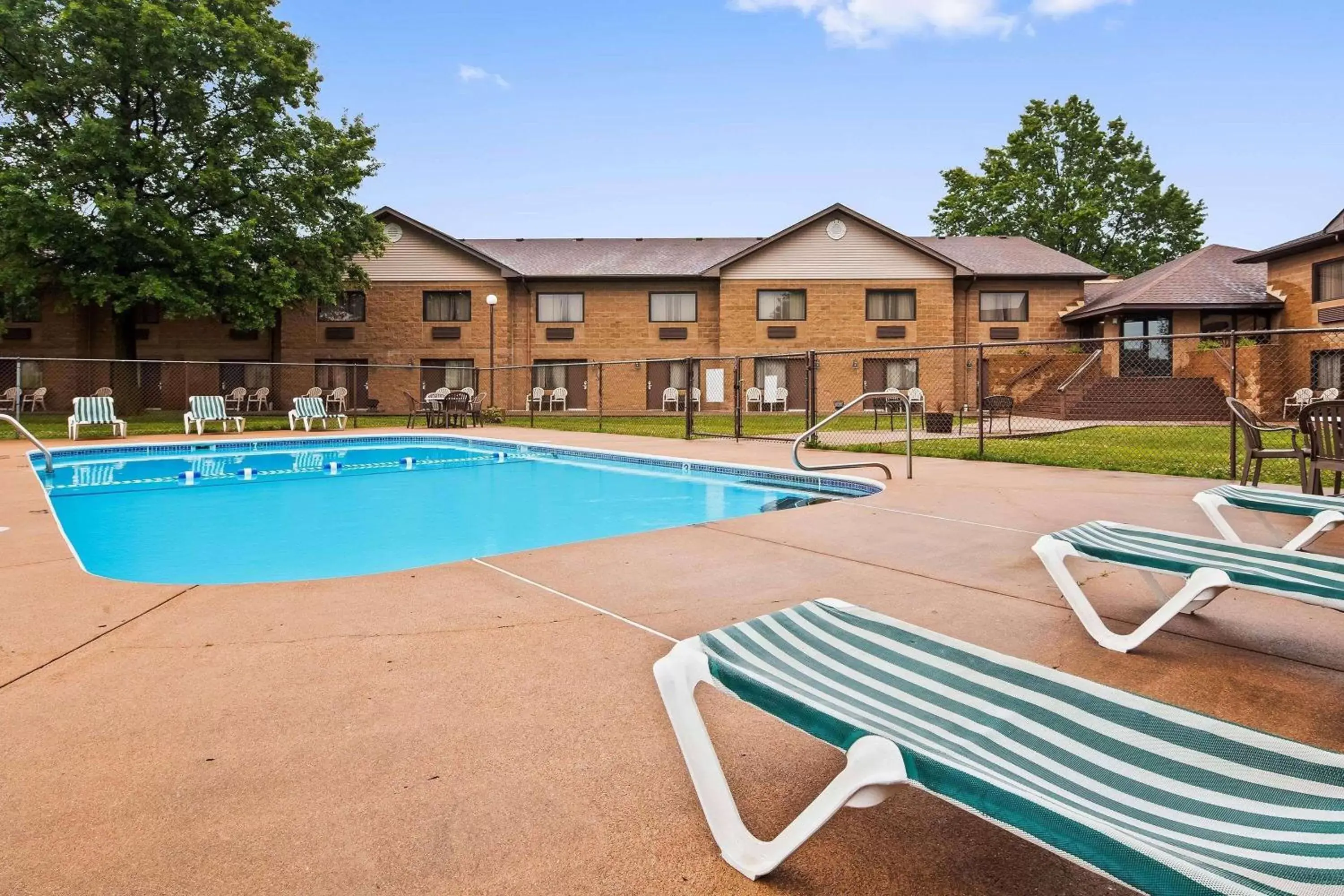 Pool view, Swimming Pool in Baymont Inn and Suites by Wyndham Farmington, MO