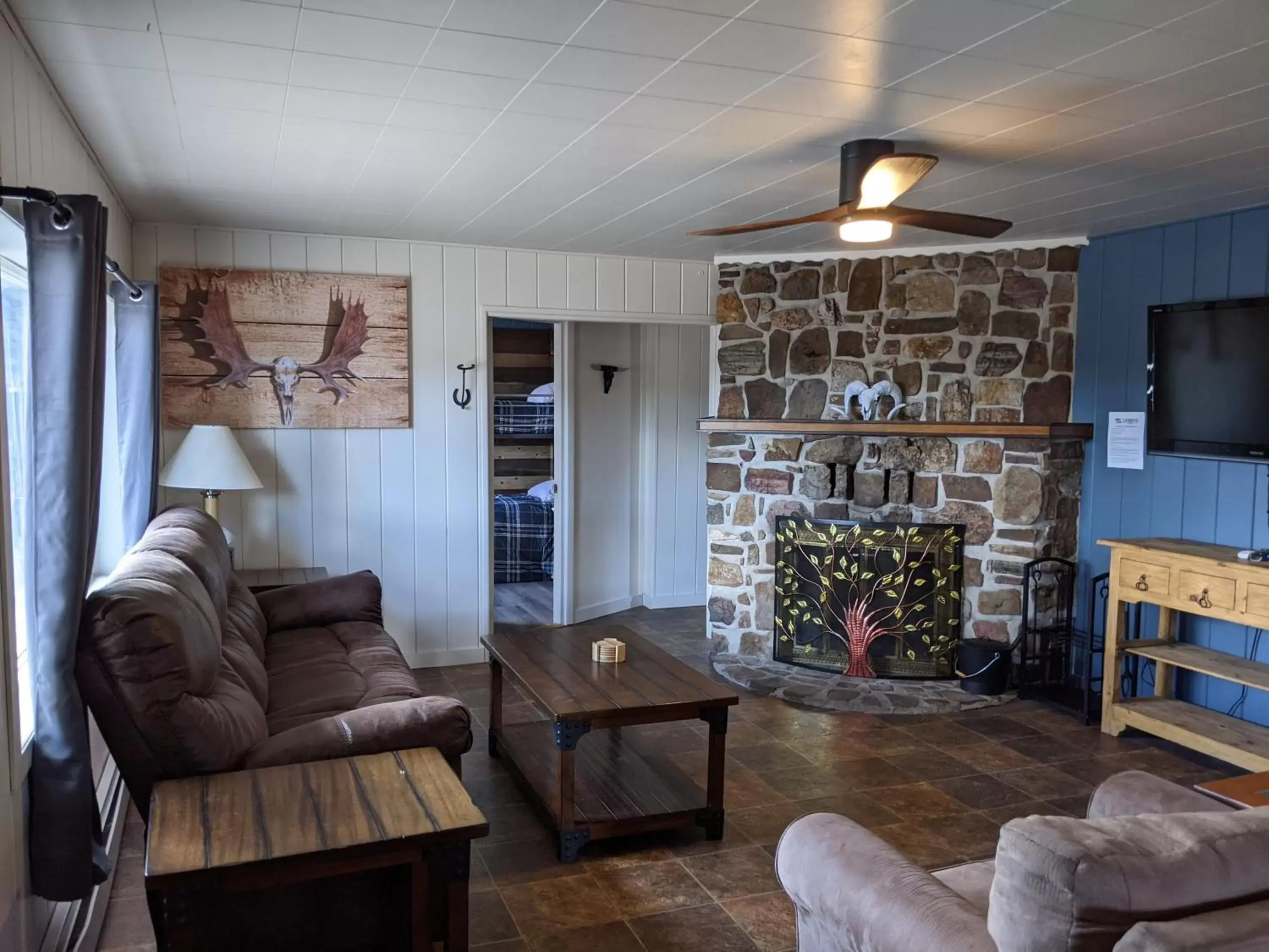 Seating Area in Slackwater Inn