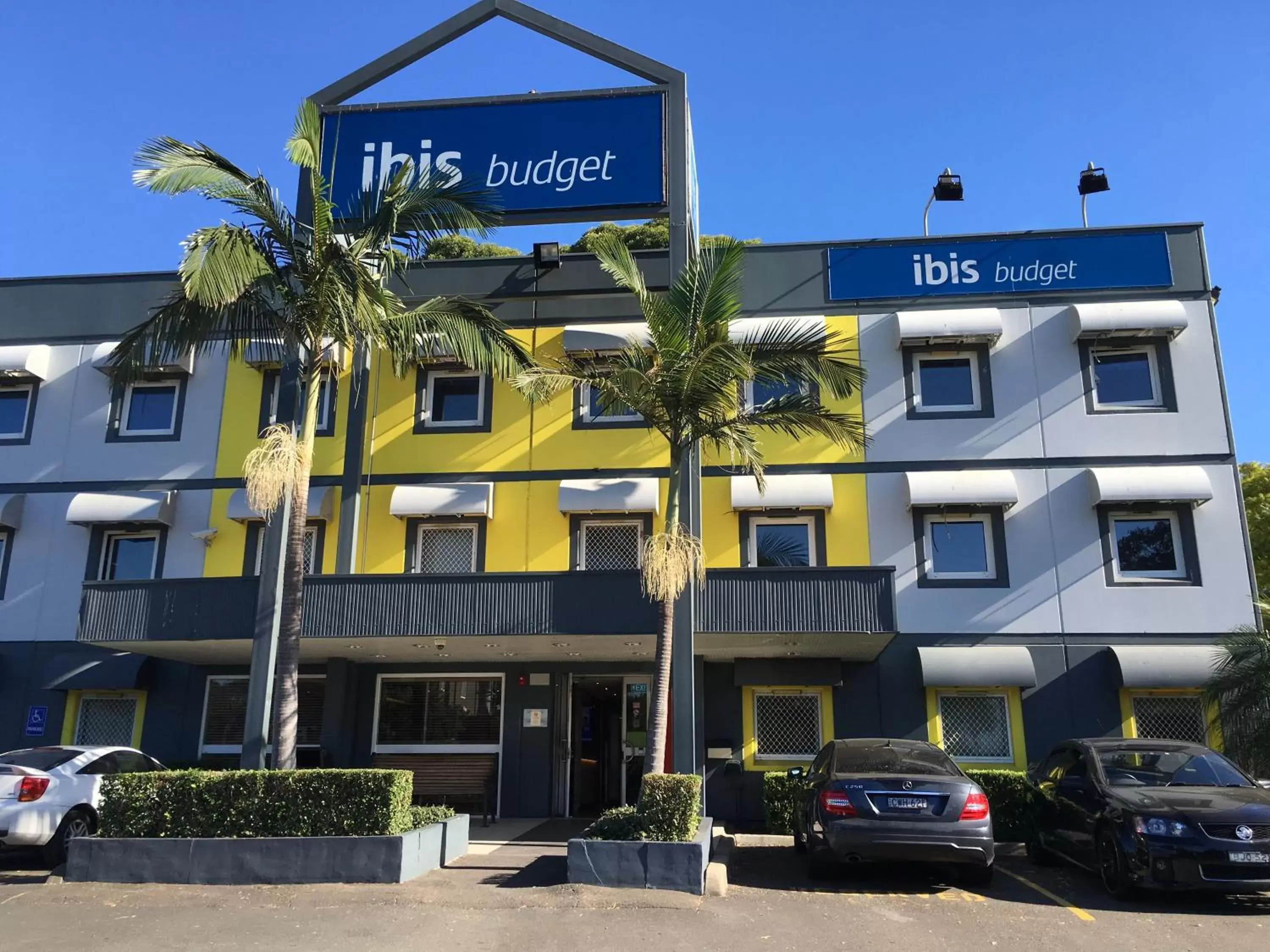 Property Building in ibis Budget - Enfield