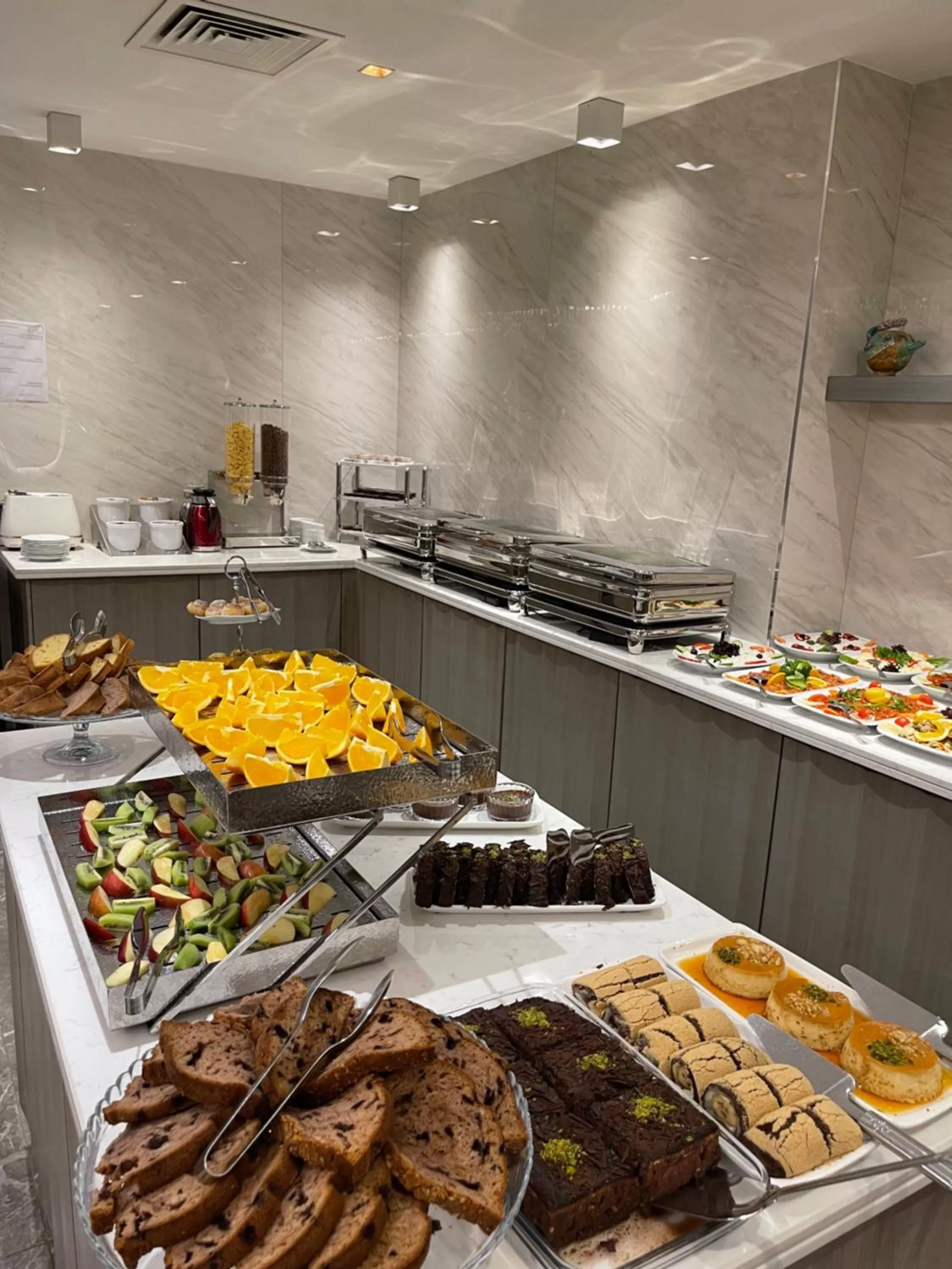 Buffet breakfast in Asur Hotel