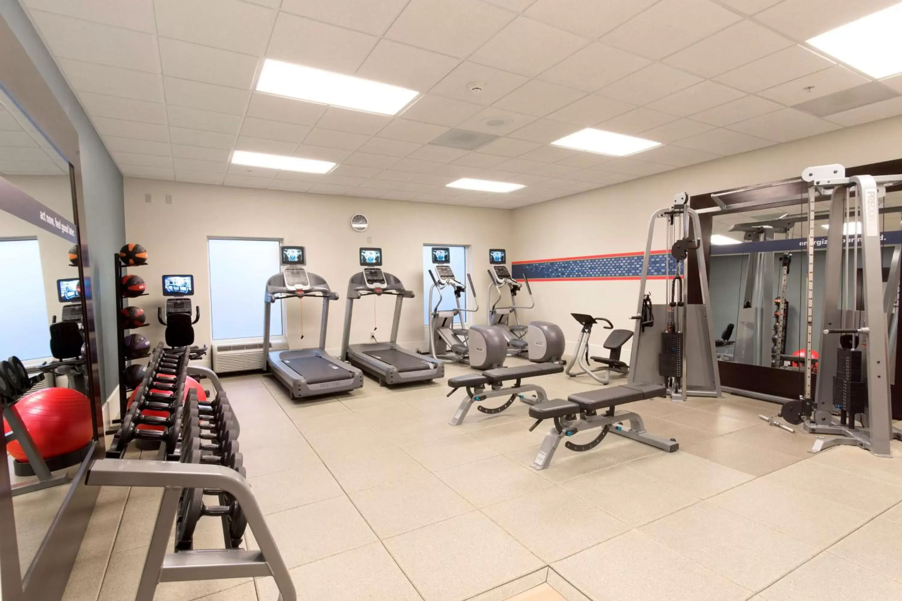 Dining area, Fitness Center/Facilities in Hampton Inn & Suites Raleigh-Durham Airport-Brier Creek