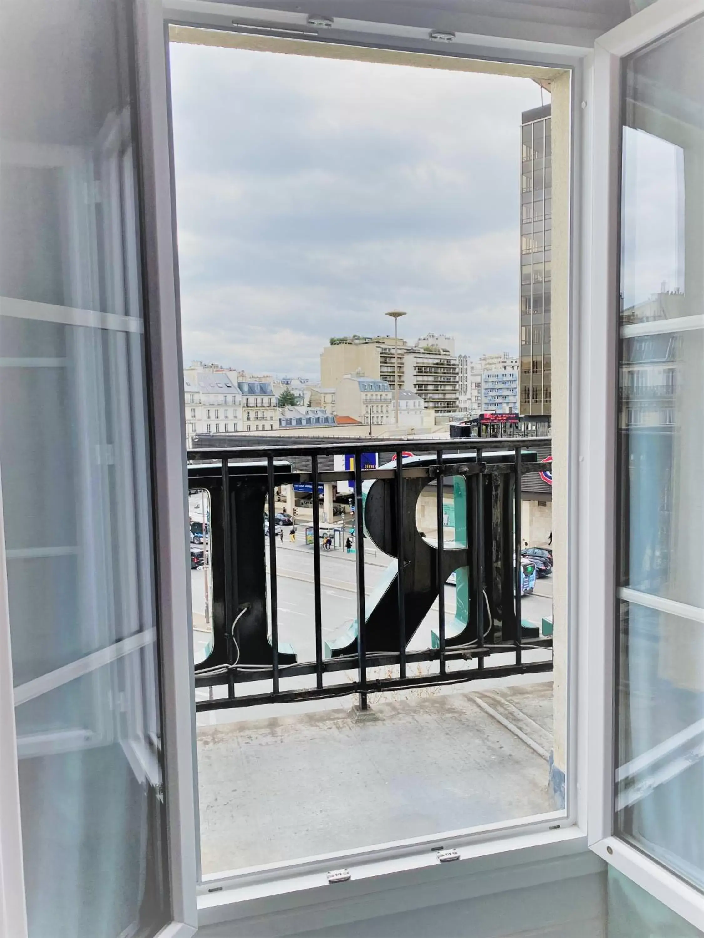 Balcony/Terrace in Hôtel Edouard 6 by Malone