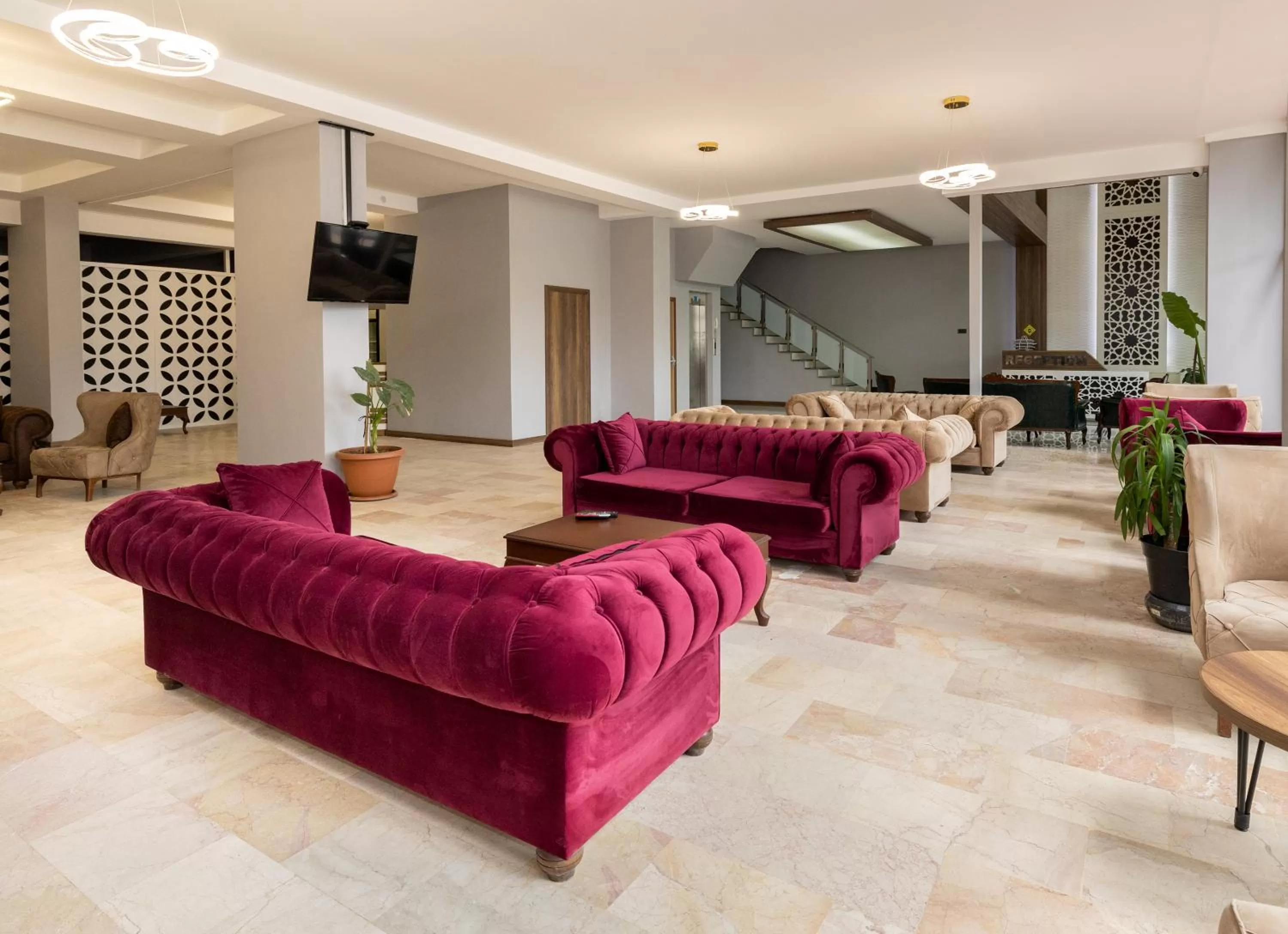 Seating area in Türkler Suite Hotel