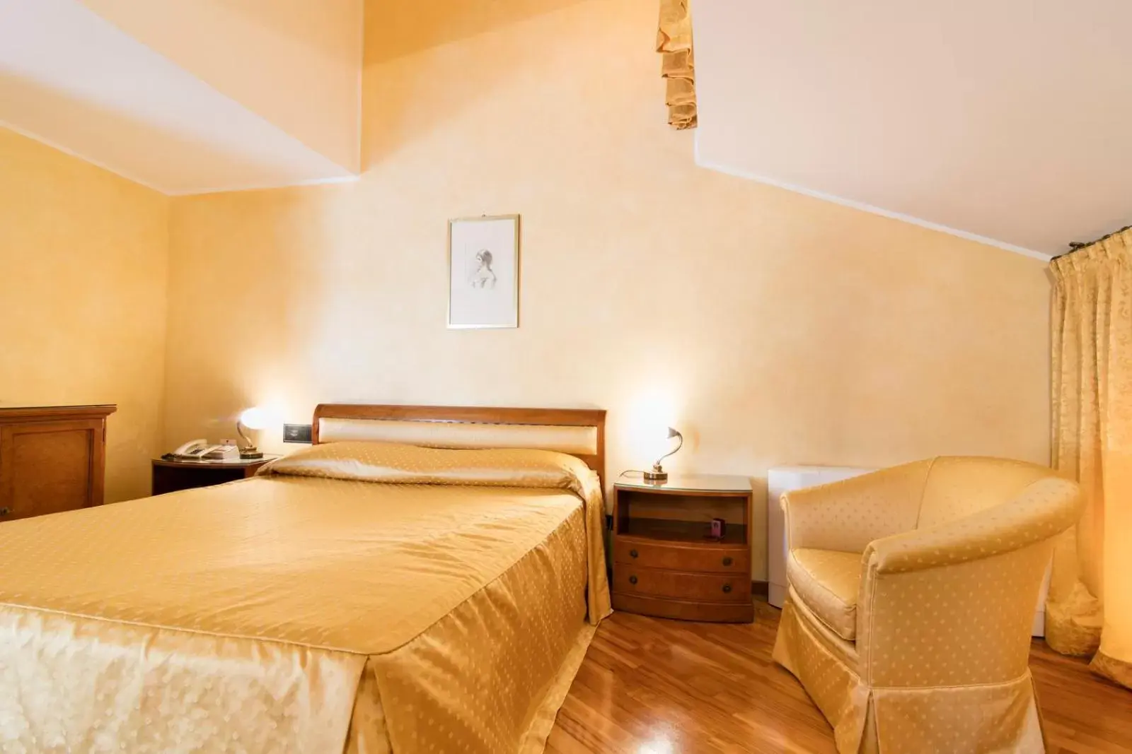 Bed in Albergo Delle Notarie