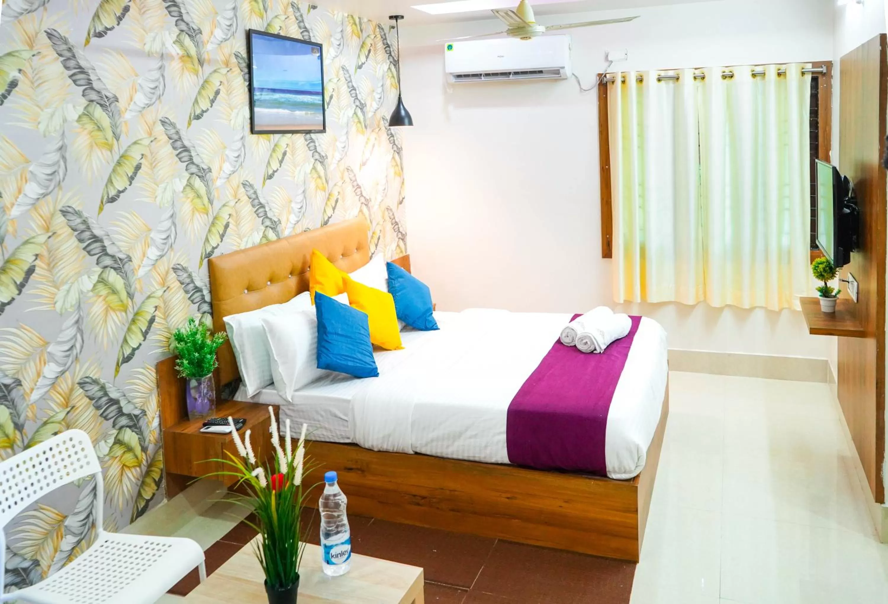 Bed in Homey Meadows - Beach Area