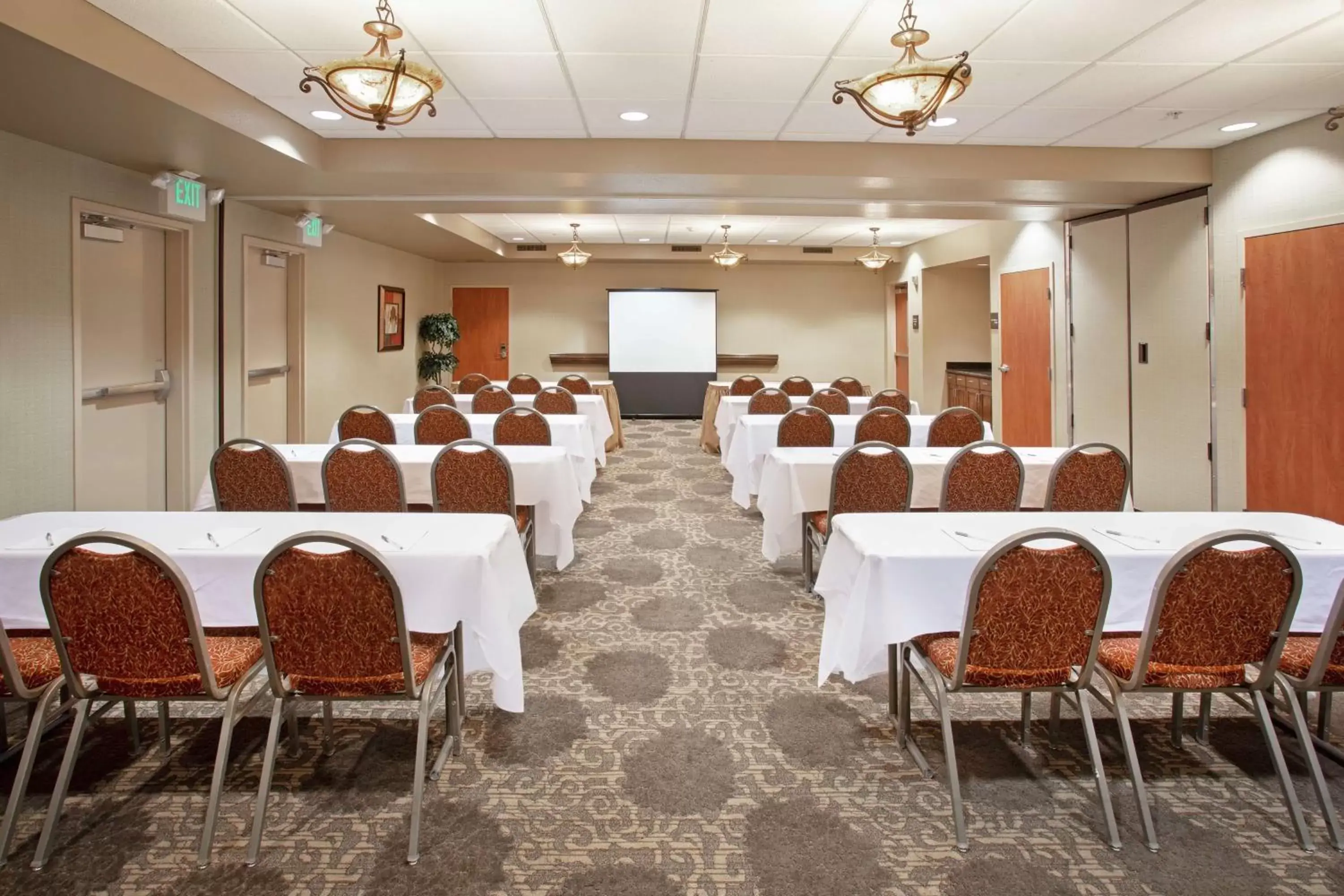 Meeting/conference room in Hampton Inn & Suites Yuba City