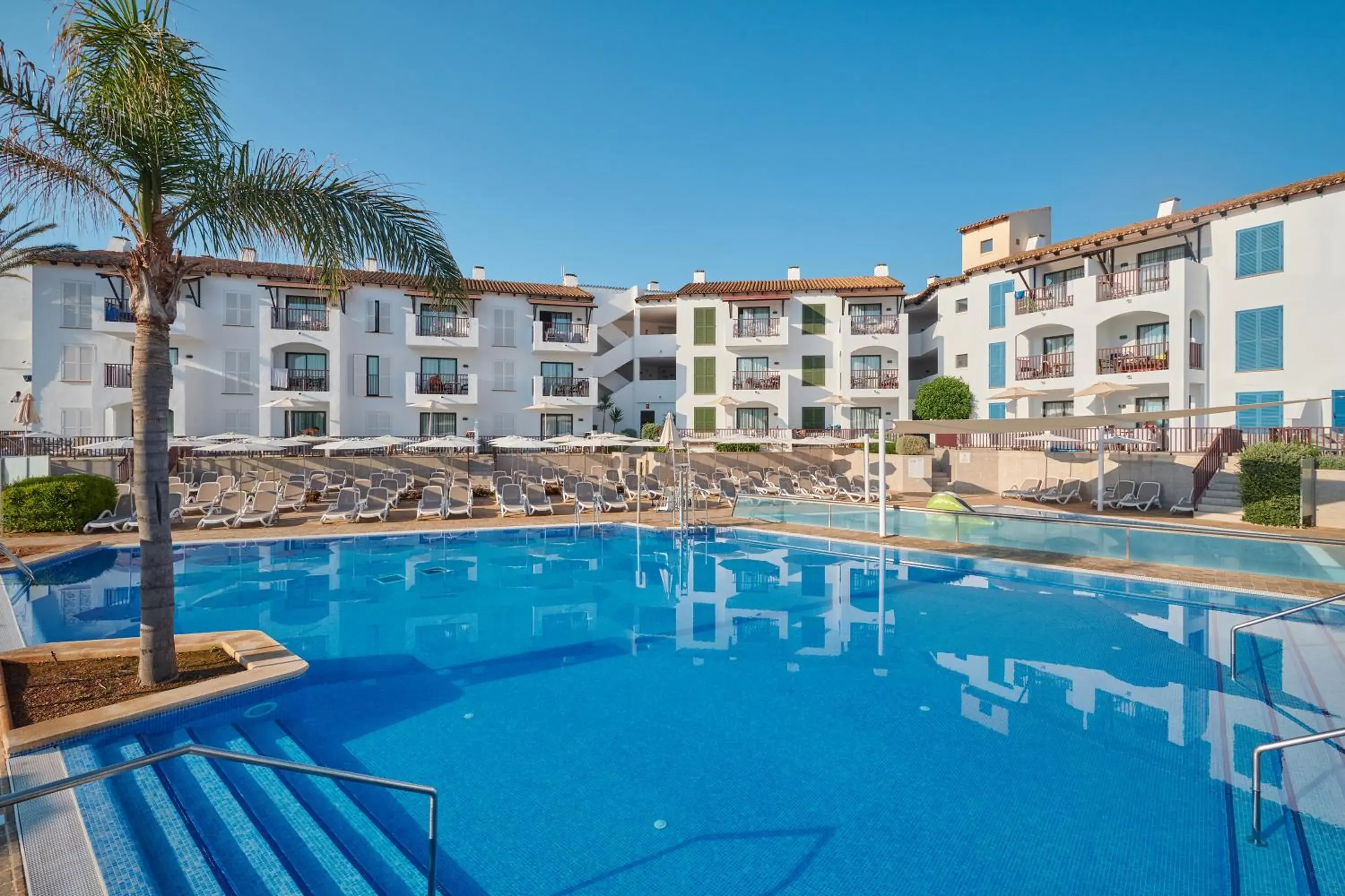 Swimming Pool in Hipotels Cala Bona Club