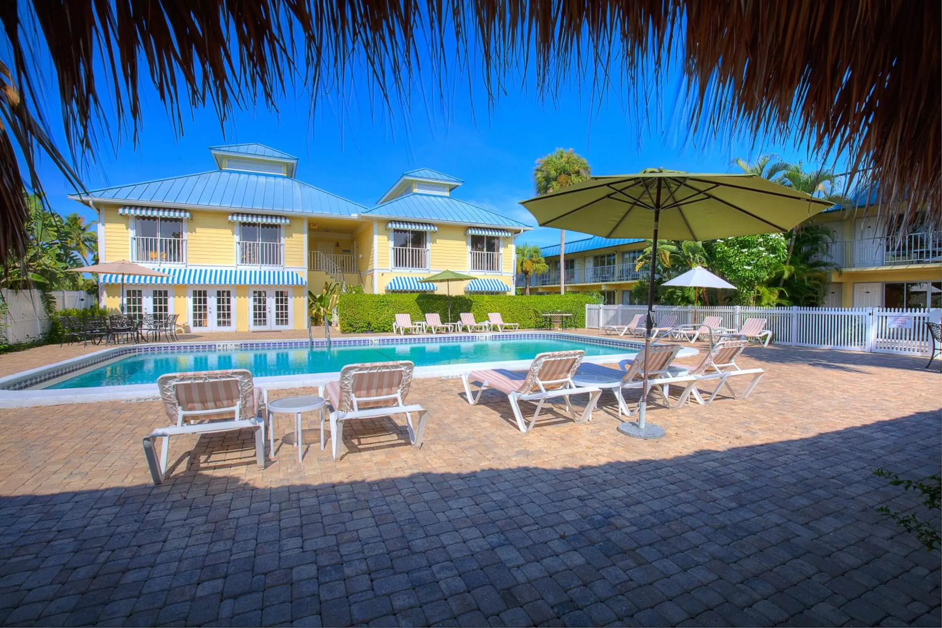 Swimming Pool in Naples Garden Inn