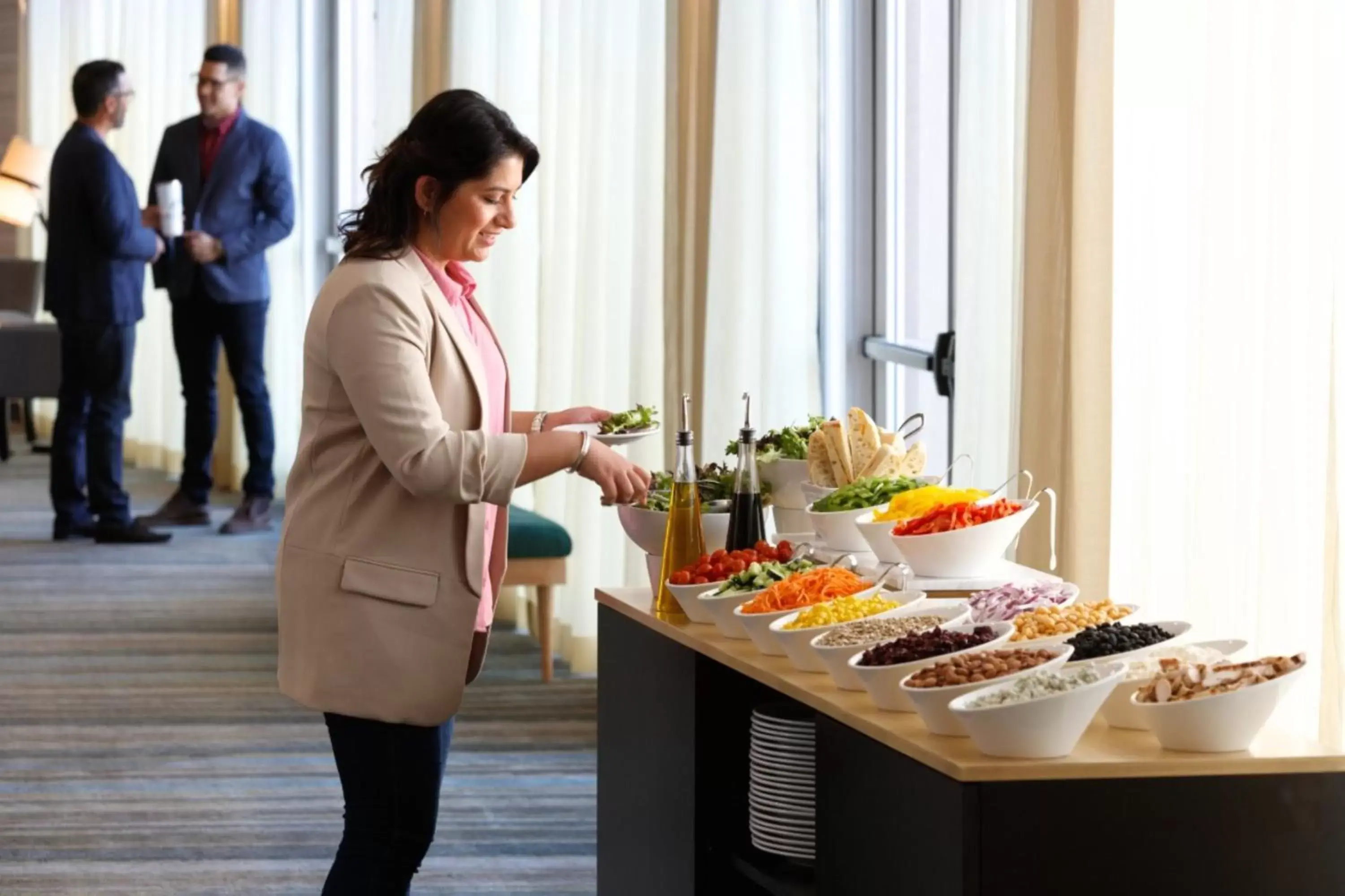 Meeting/conference room in Holiday Inn Hotel & Suites Springfield, an IHG Hotel