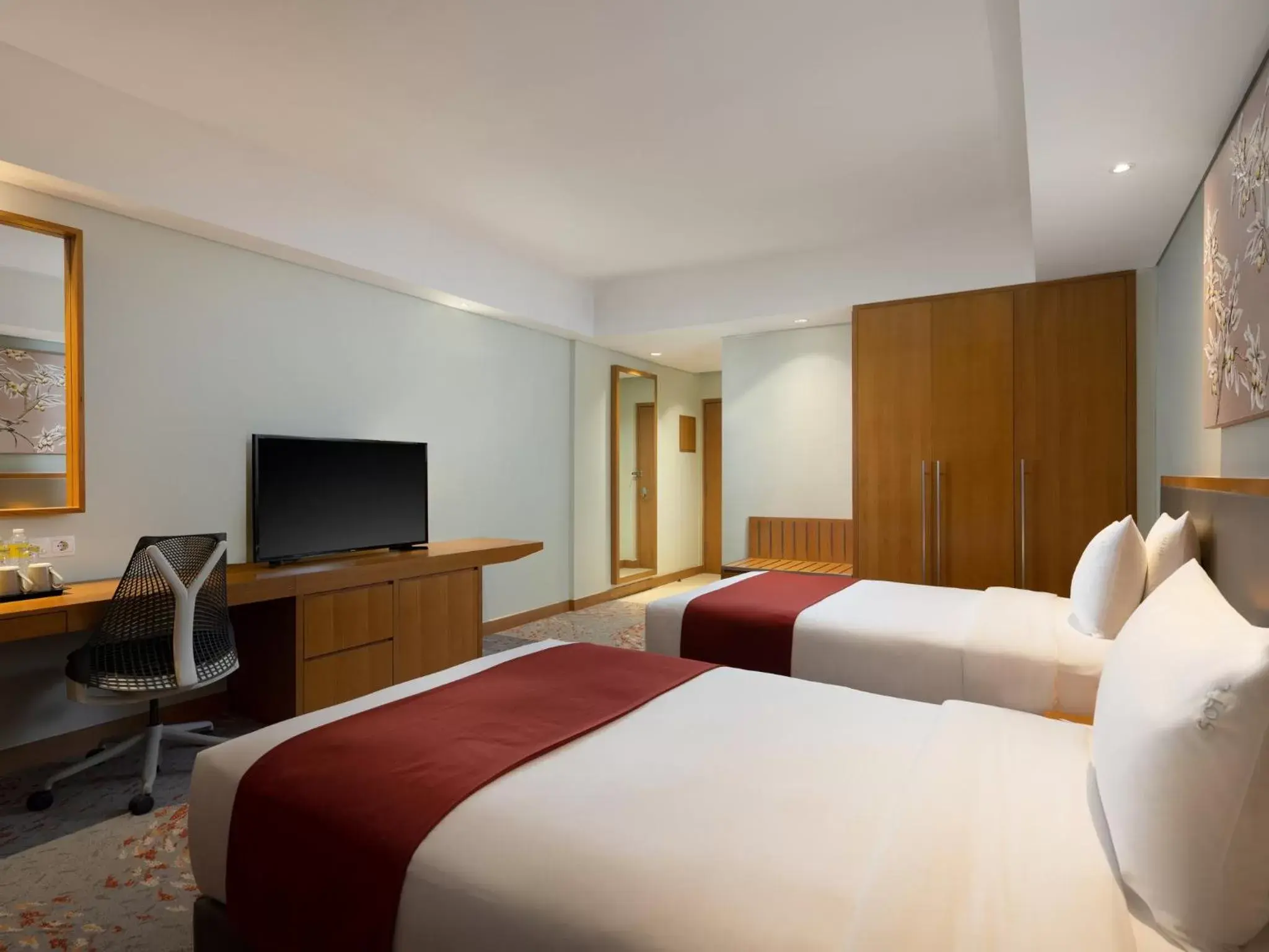 Standard Twin Room with City View - single occupancy in Holiday Inn & Suites Jakarta Gajah Mada by IHG Standard Twin Room with City View - single occupancy in Holiday Inn & Suites Jakarta Gajah Mada by IHG