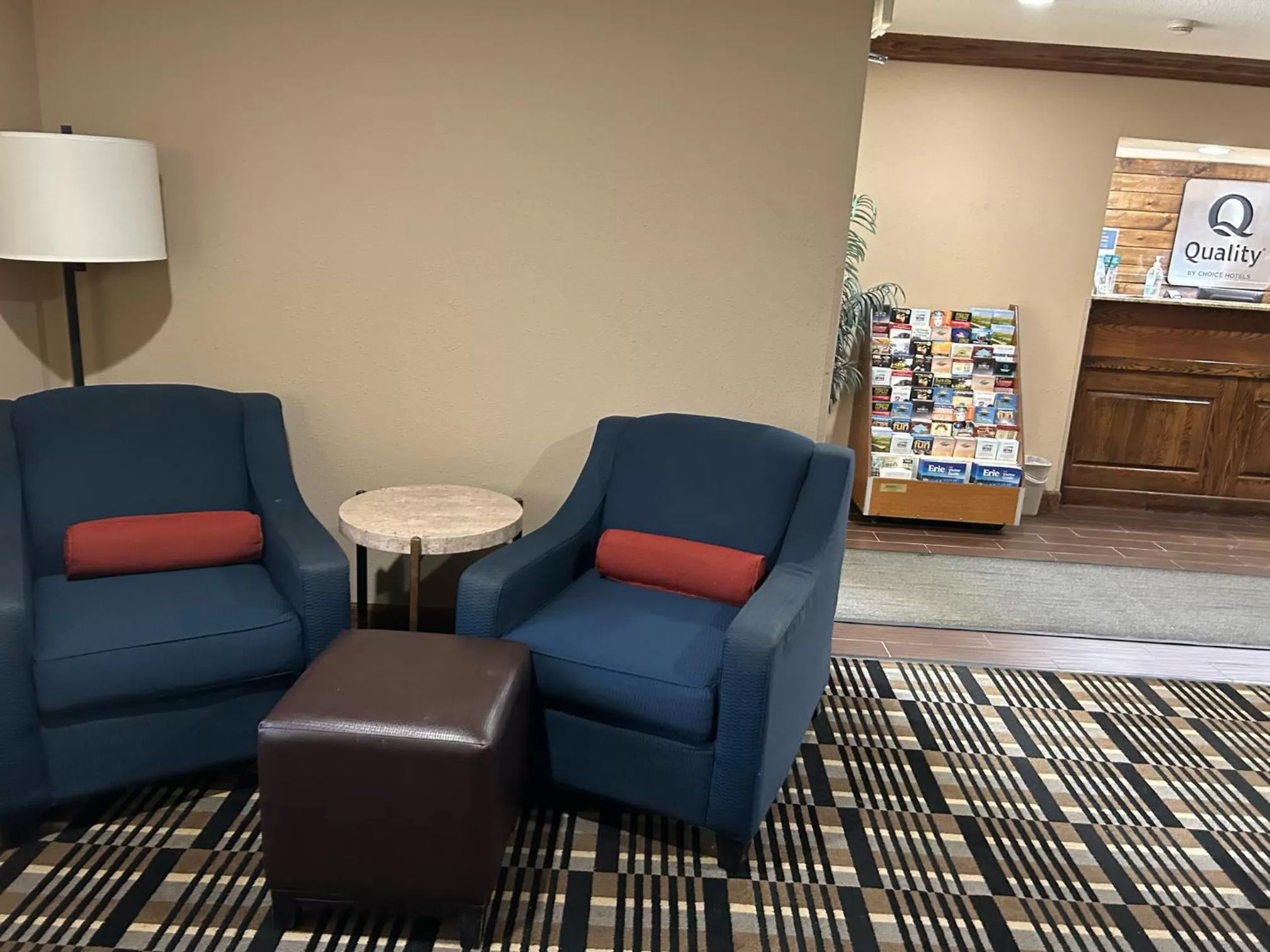 Seating area in Quality Inn & Suites Bradford