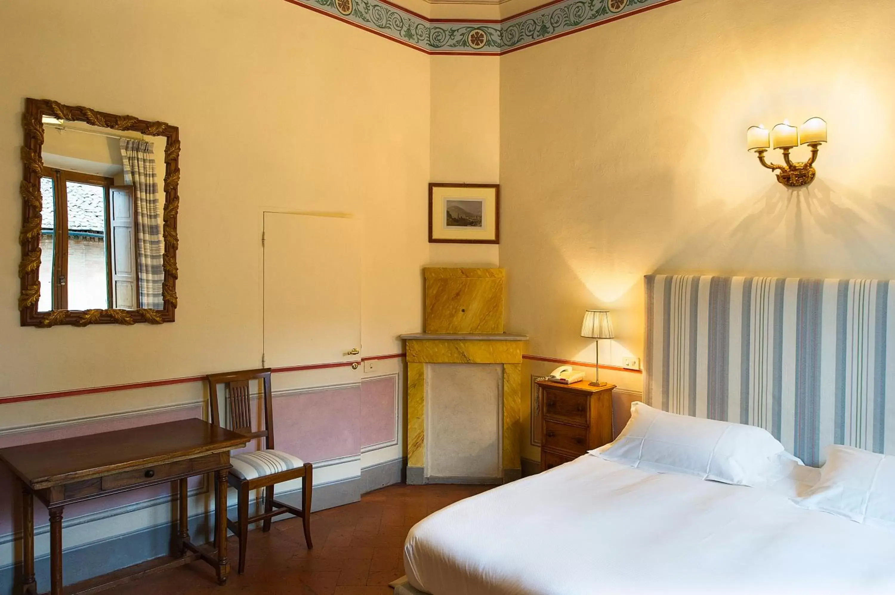 Photo of the whole room, Bed in Palazzo Ravizza