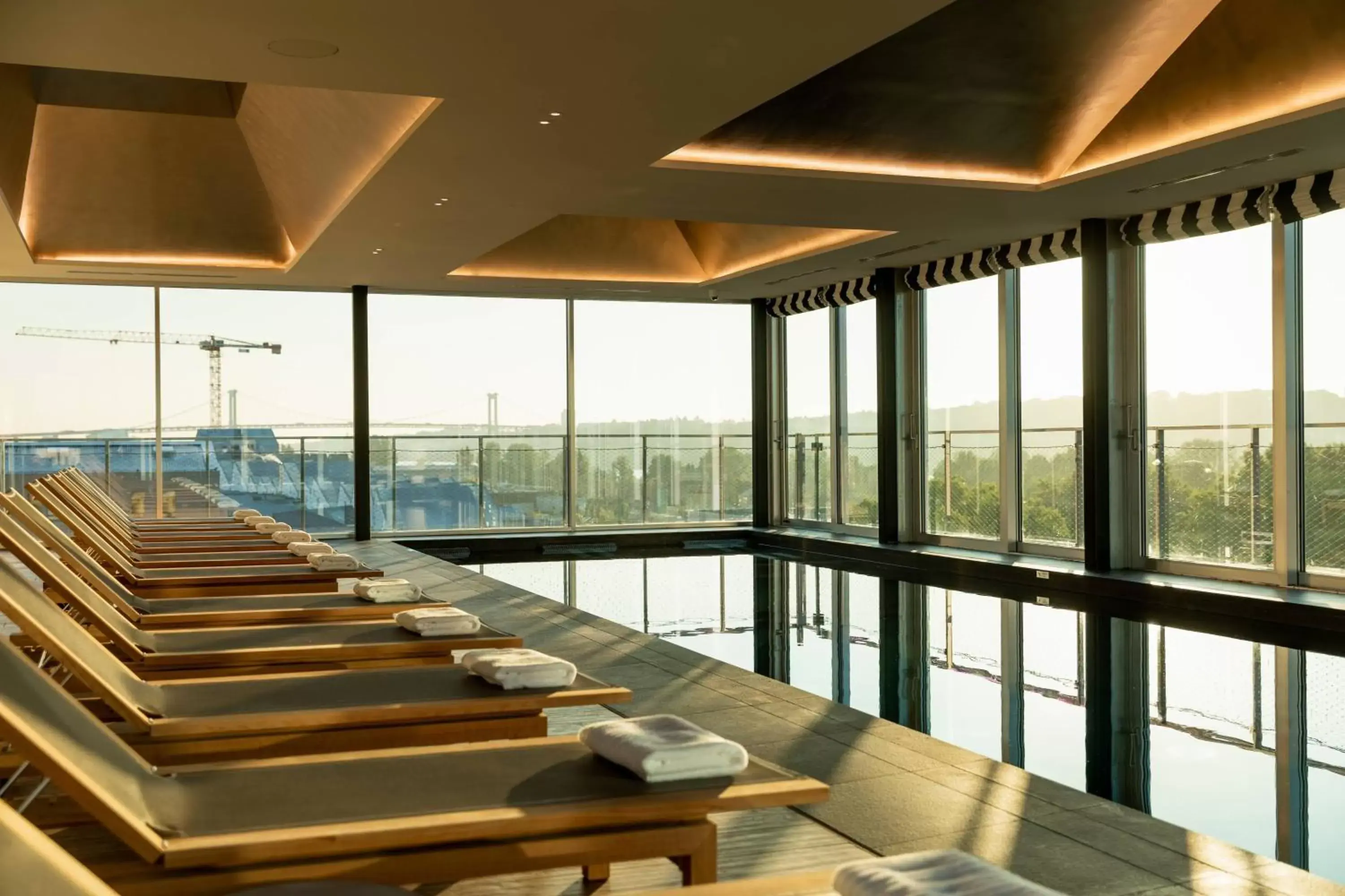 Swimming pool in Renaissance Bordeaux Hotel