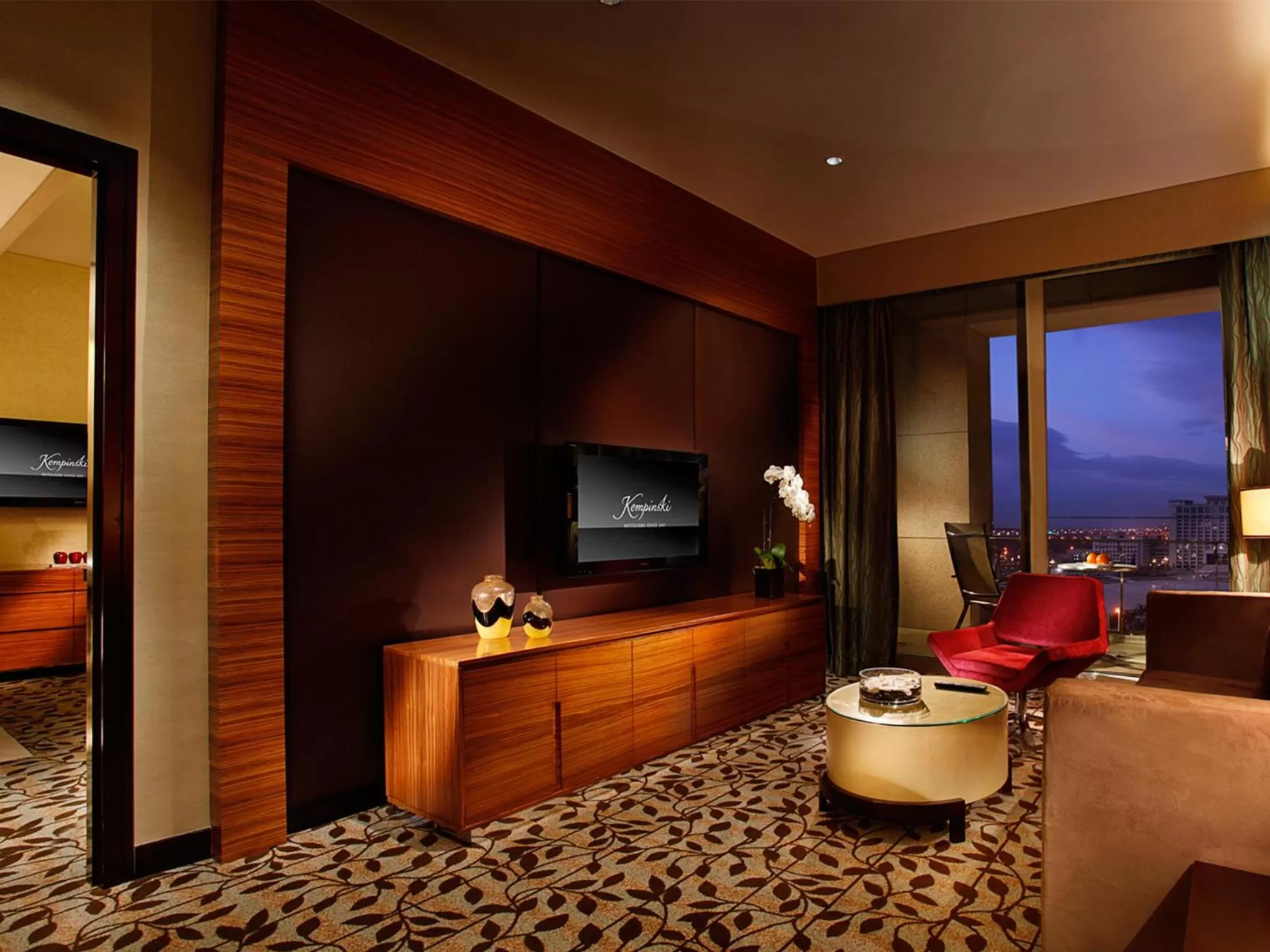 TV and multimedia in Kempinski Hotel Yinchuan