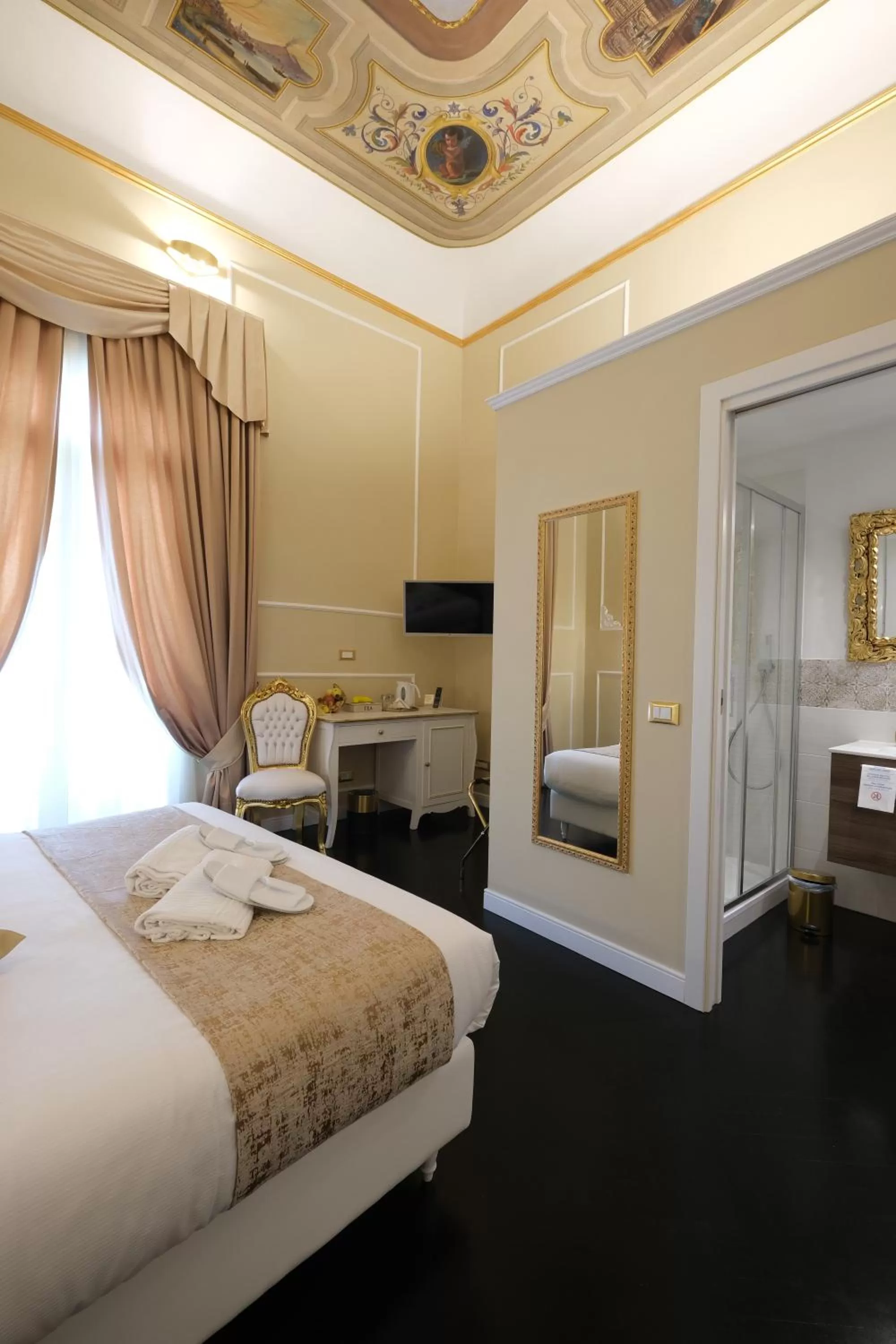 Photo of the whole room, Bed in B&B Kingsman