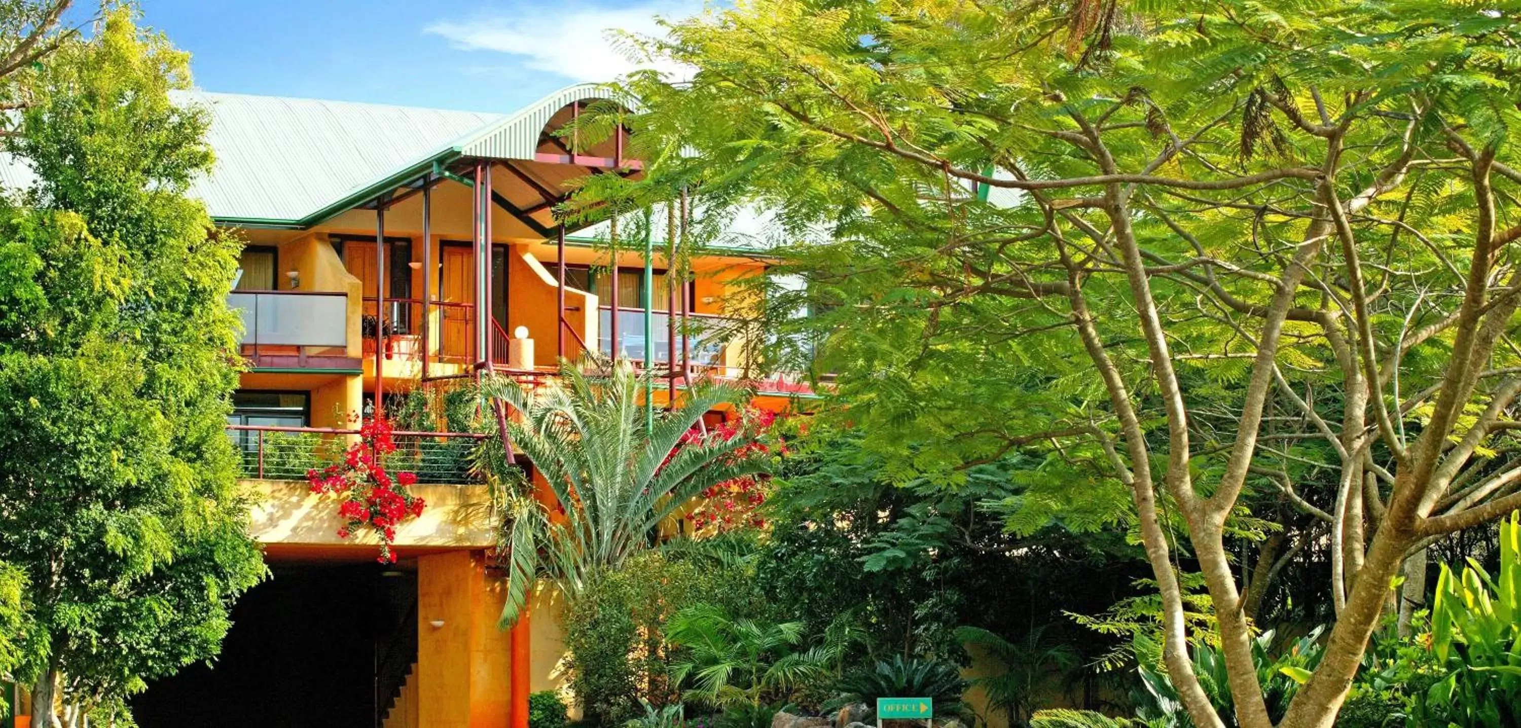 Four-Bedroom Apartment - Penthouse in Byron Links Apartments Four-Bedroom Apartment - Penthouse in Byron Links Apartments