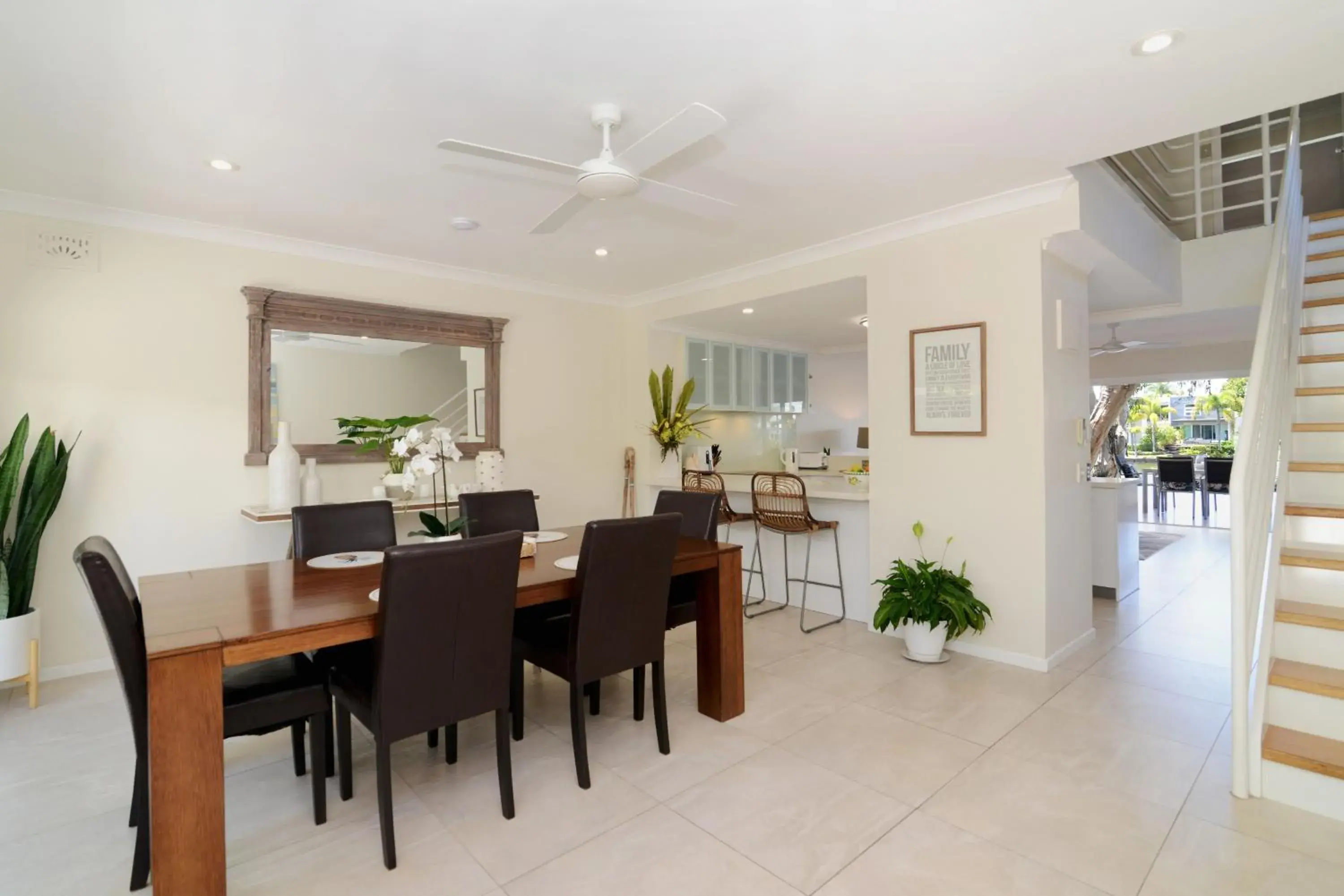 Dining Area in Noosa Entrance Waterfront Resort