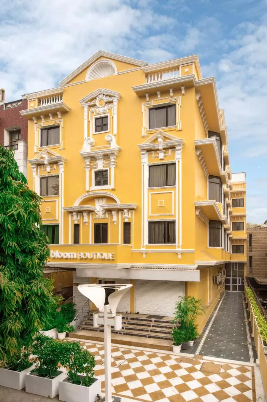 Facade/entrance in Bloom Boutique l GK-1 Facade/entrance in Bloom Boutique l GK-1