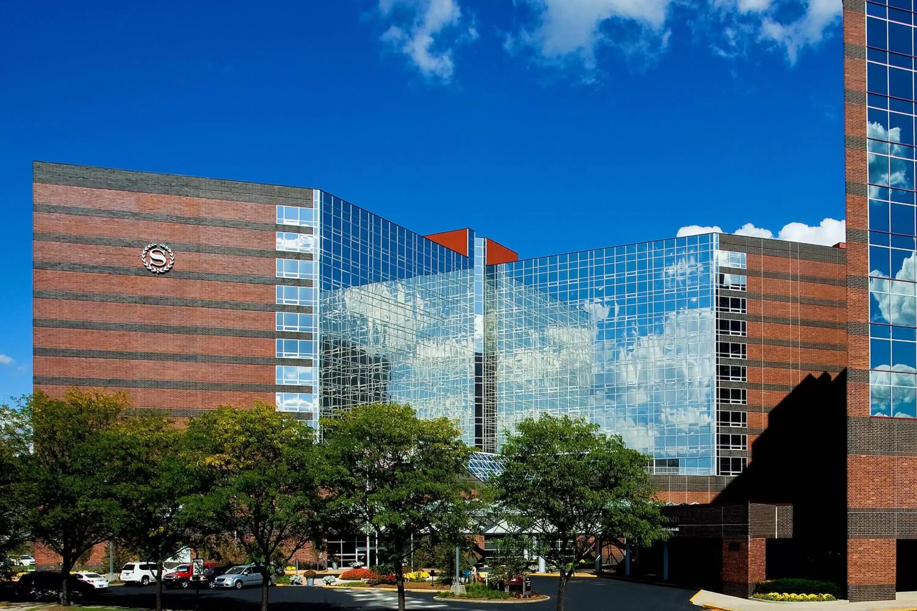 Property building in Sheraton Indianapolis Hotel at Keystone Crossing