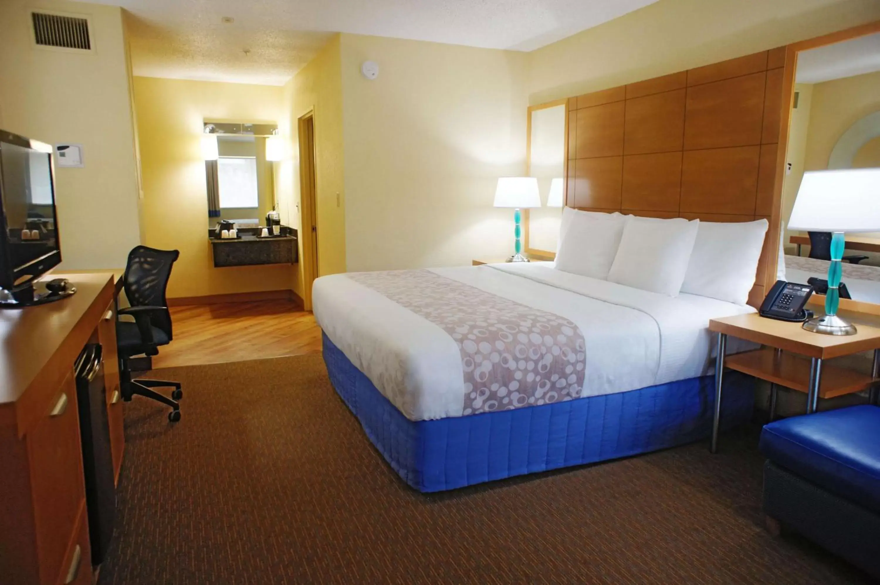 King Room - Disability Access in La Quinta by Wyndham Fort Lauderdale Pompano Beach