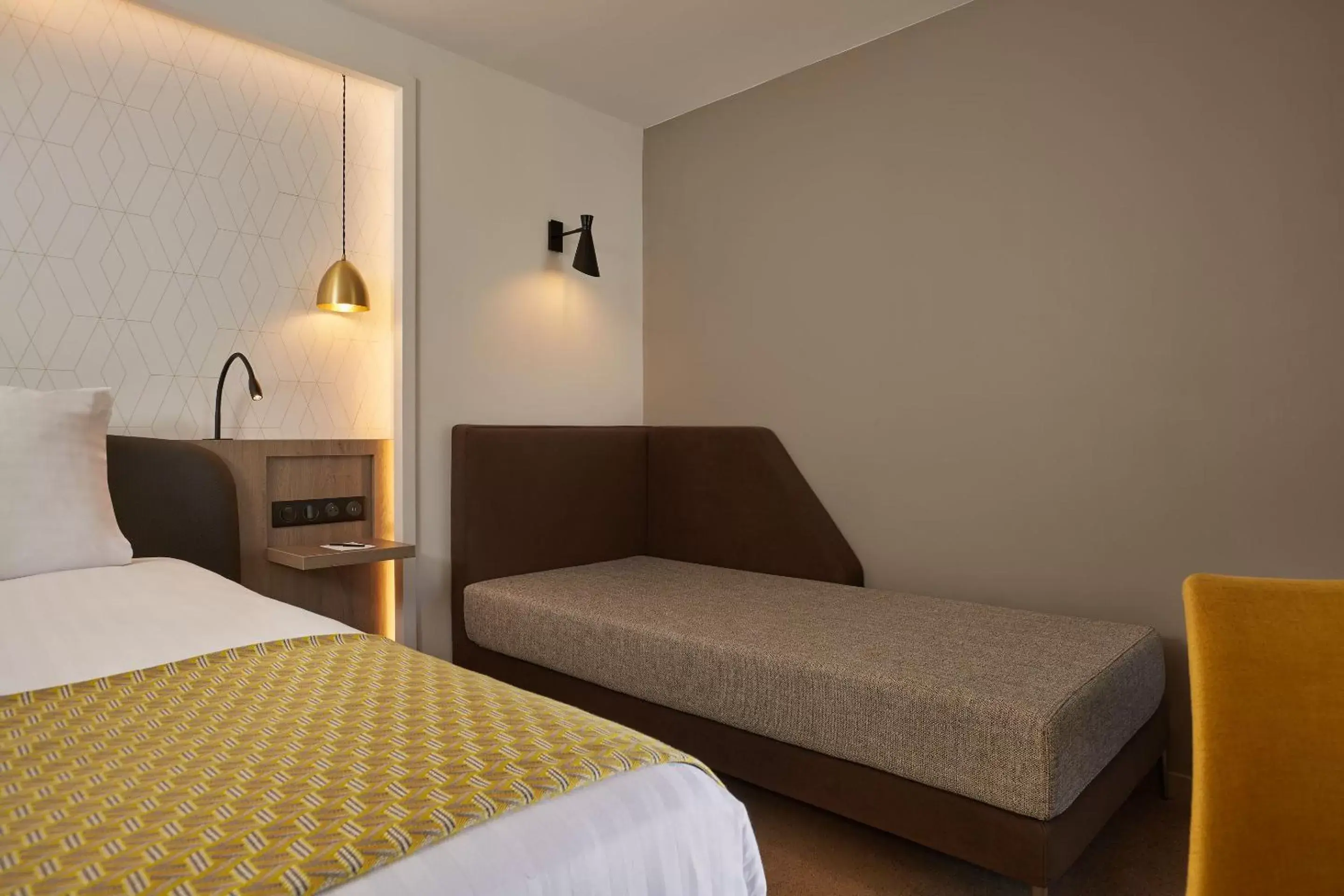 Bed in Auteuil Tour Eiffel Bed in Auteuil Tour Eiffel