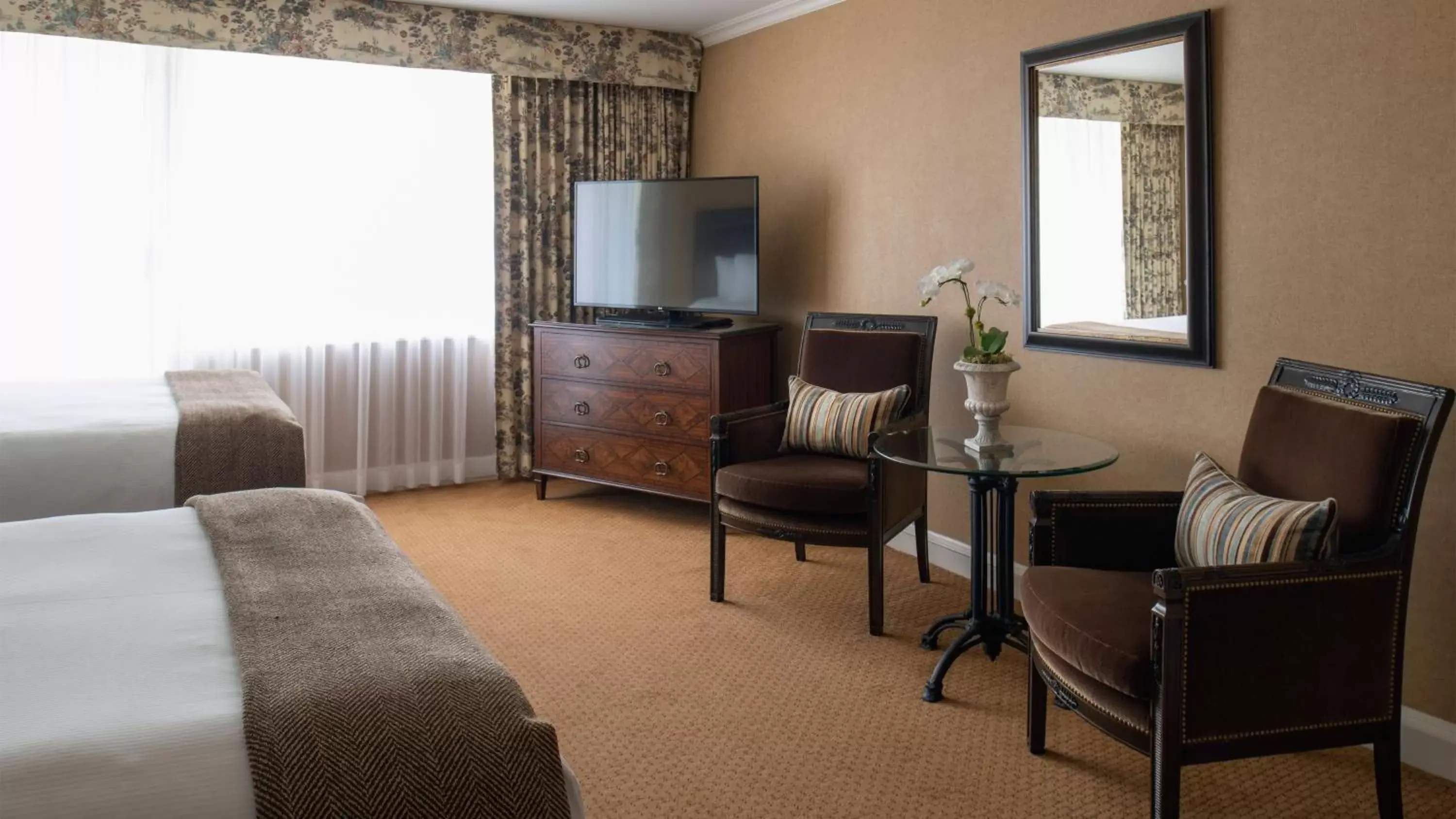 Seating Area in Wedgewood Hotel & Spa - Relais & Chateaux