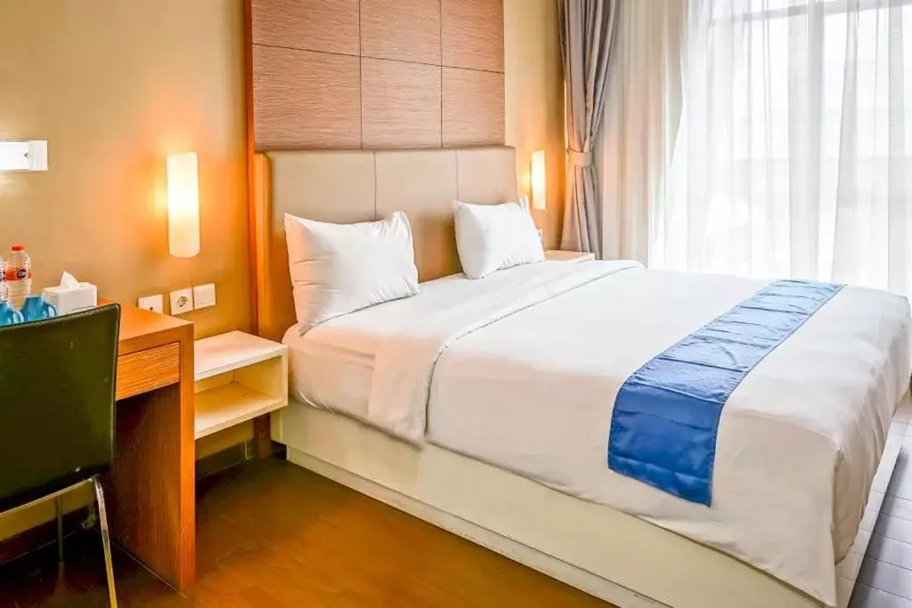 Bedroom, Bed in Terraz Tree Hotel Jakarta